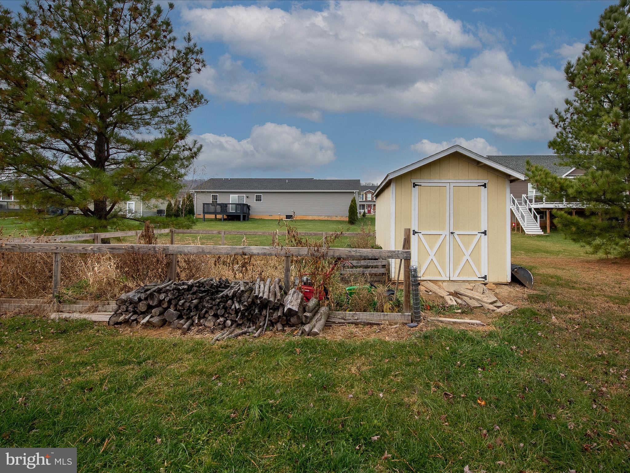 PEBBLE RIDGE - Residential
