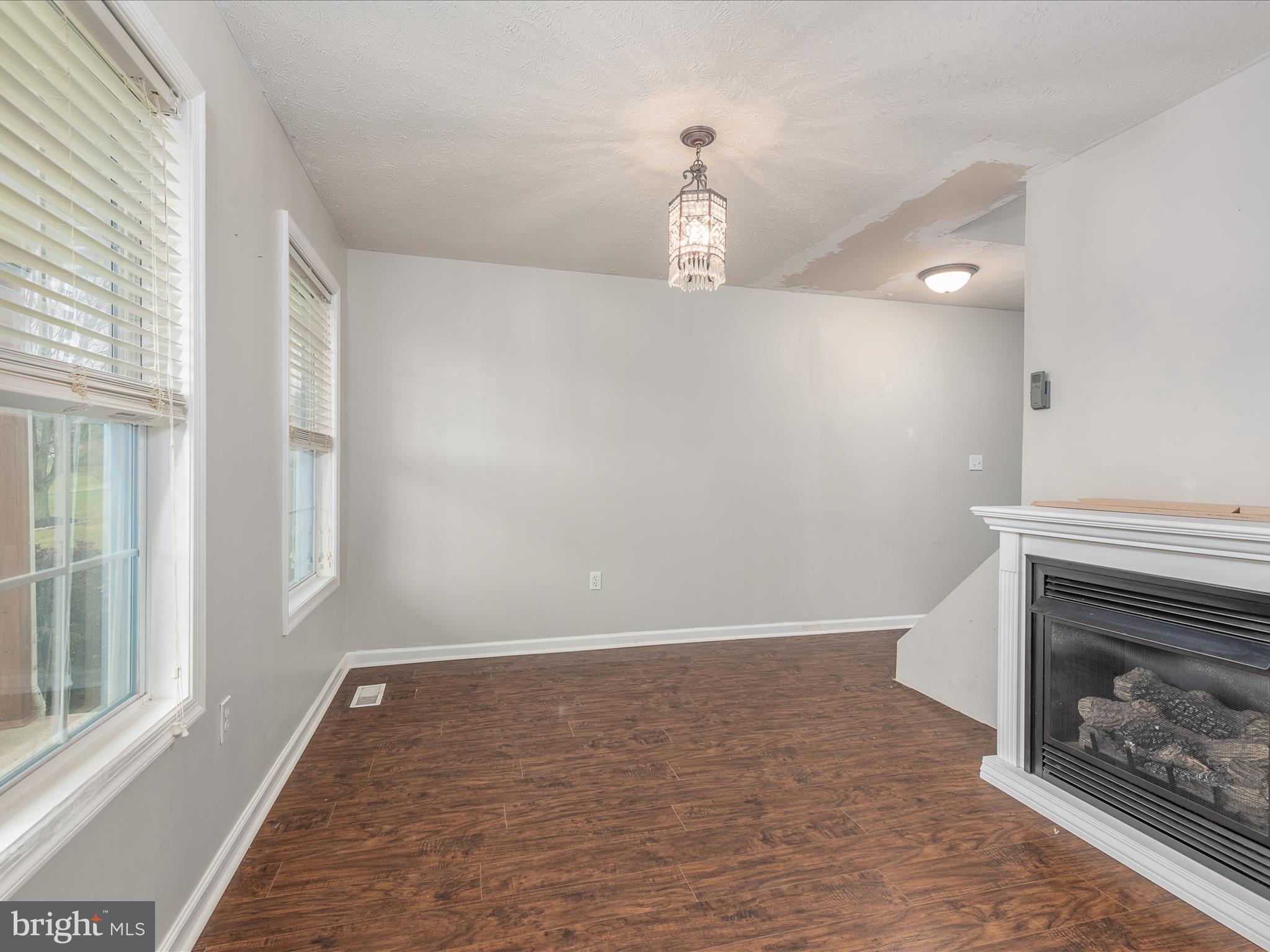 PEBBLE RIDGE - Residential