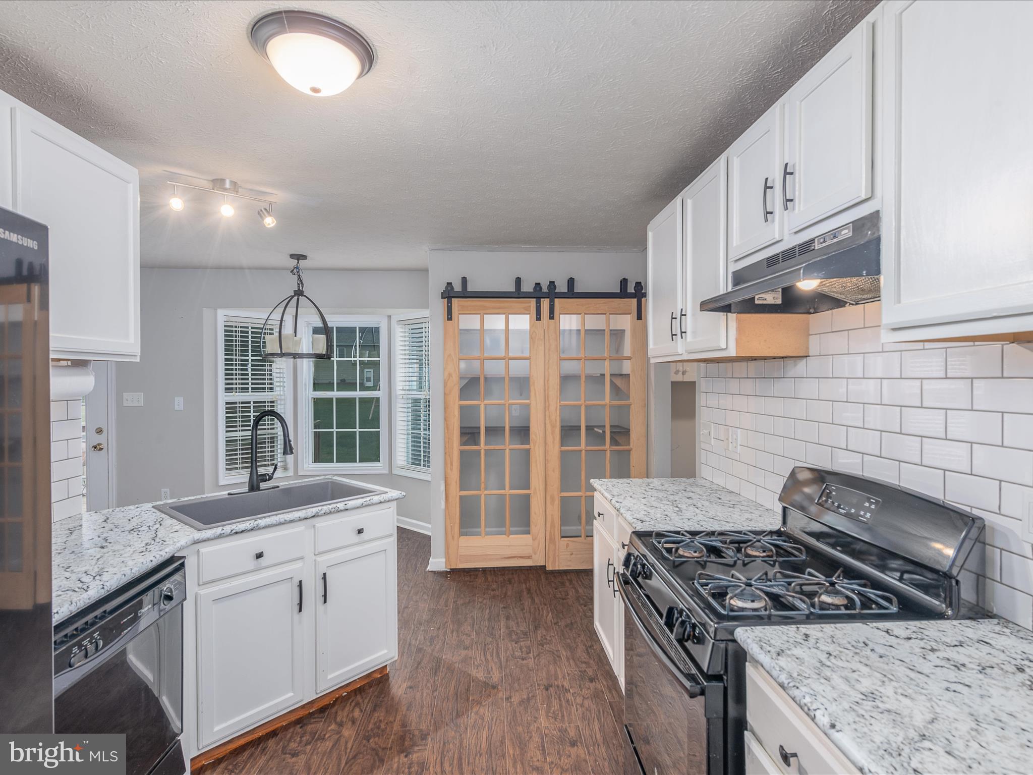 PEBBLE RIDGE - Residential