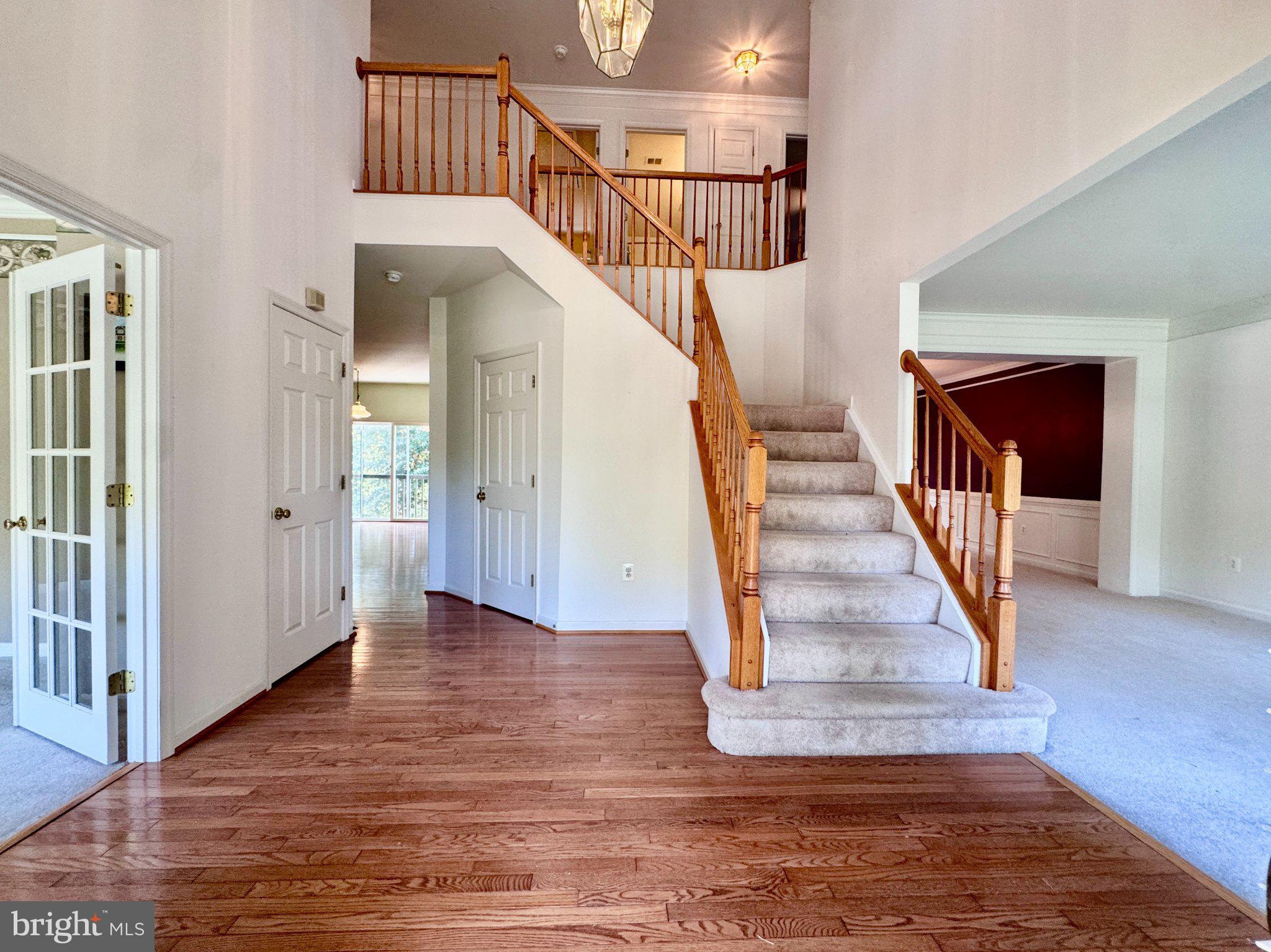 70 CRESTWOOD LANE