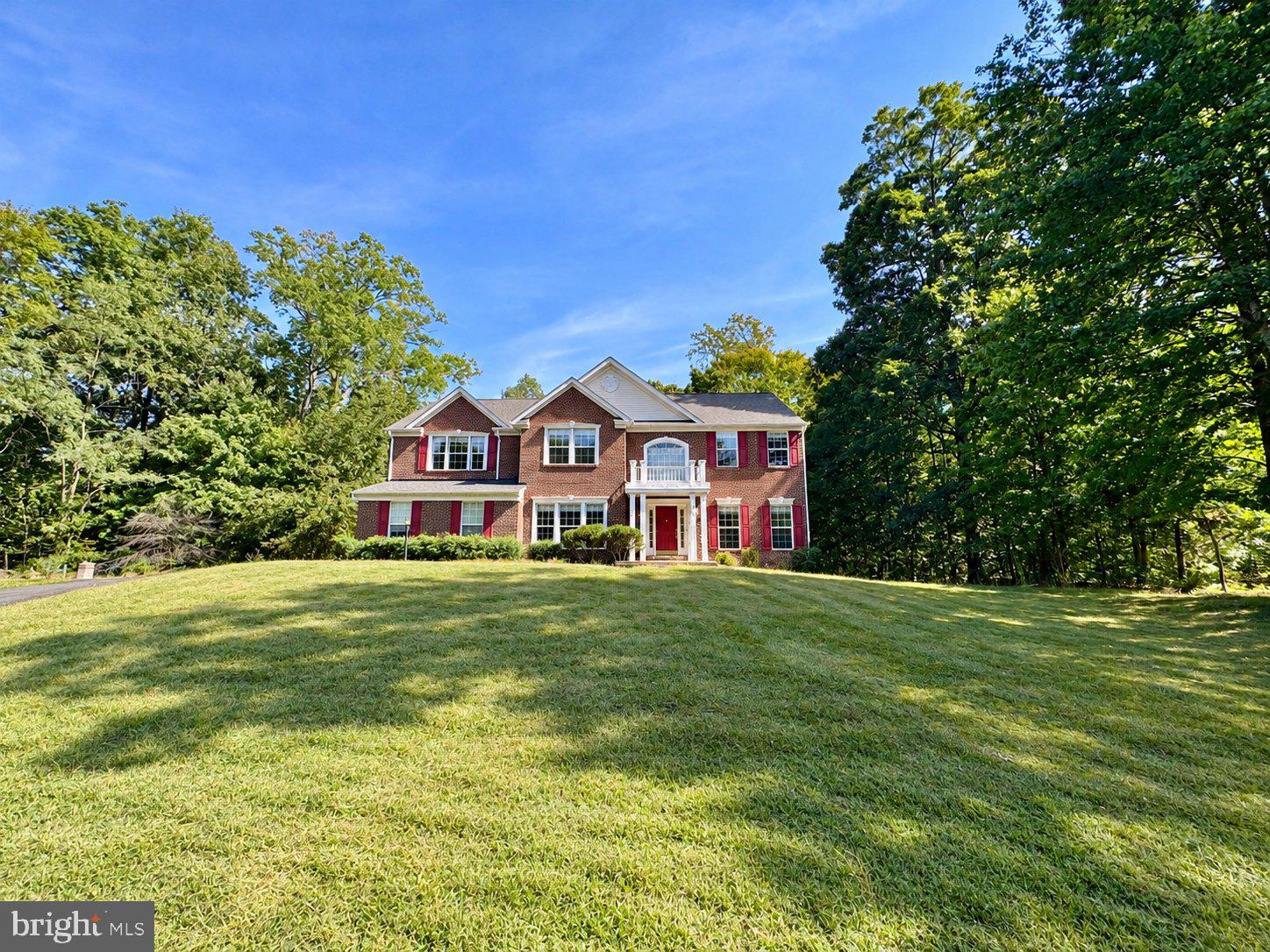 70 CRESTWOOD LANE
