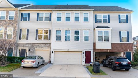 Townhouse For Sale - 42258 Dean Chapel Square<br/> CHANTILLY, VA 20152