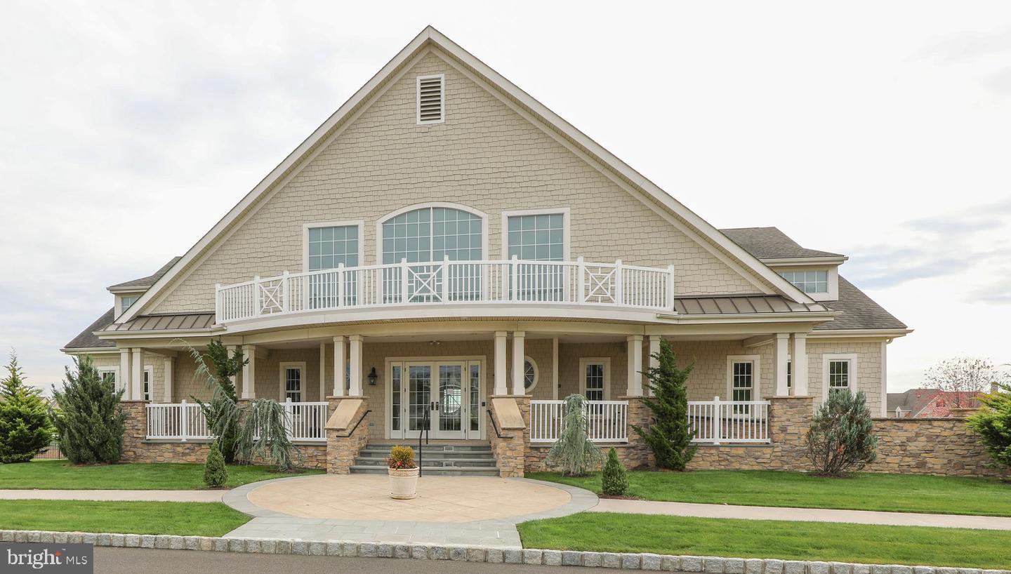 MONTGOMERY WALK - Residential