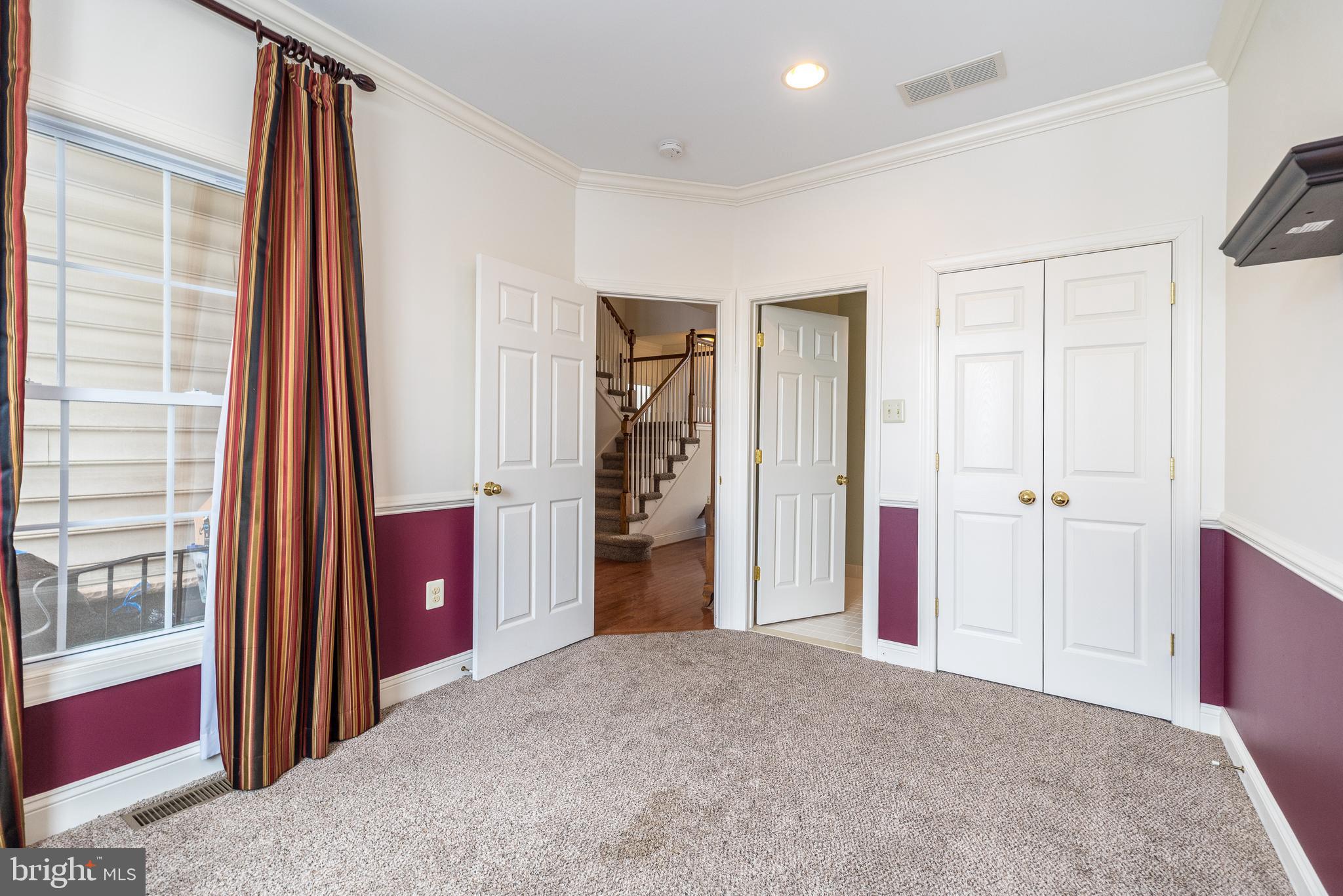 MONTGOMERY WALK - Residential