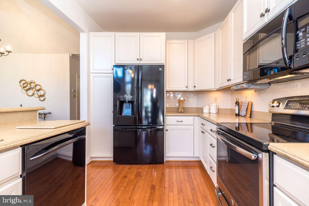 MONTGOMERY WALK - Residential