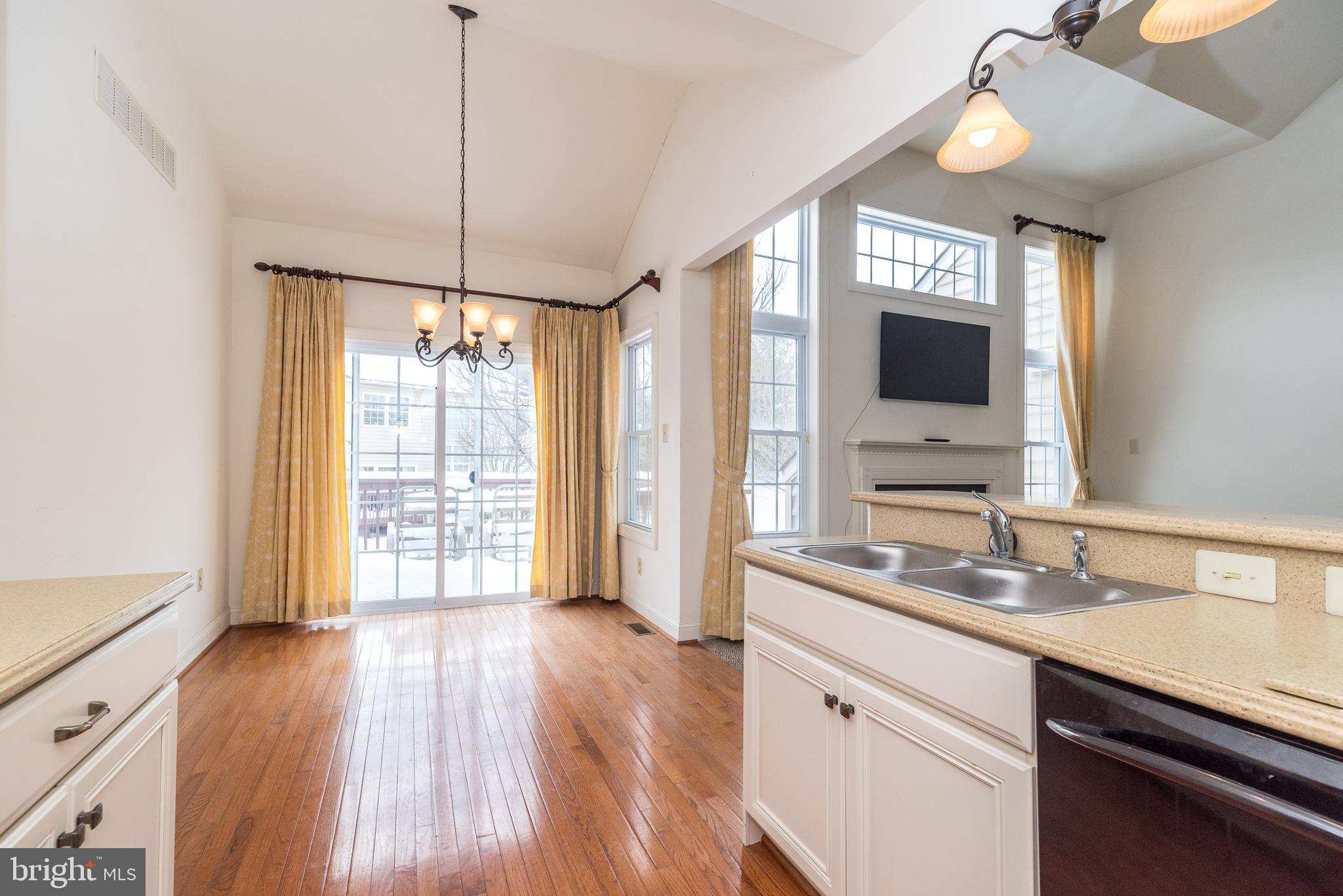 MONTGOMERY WALK - Residential