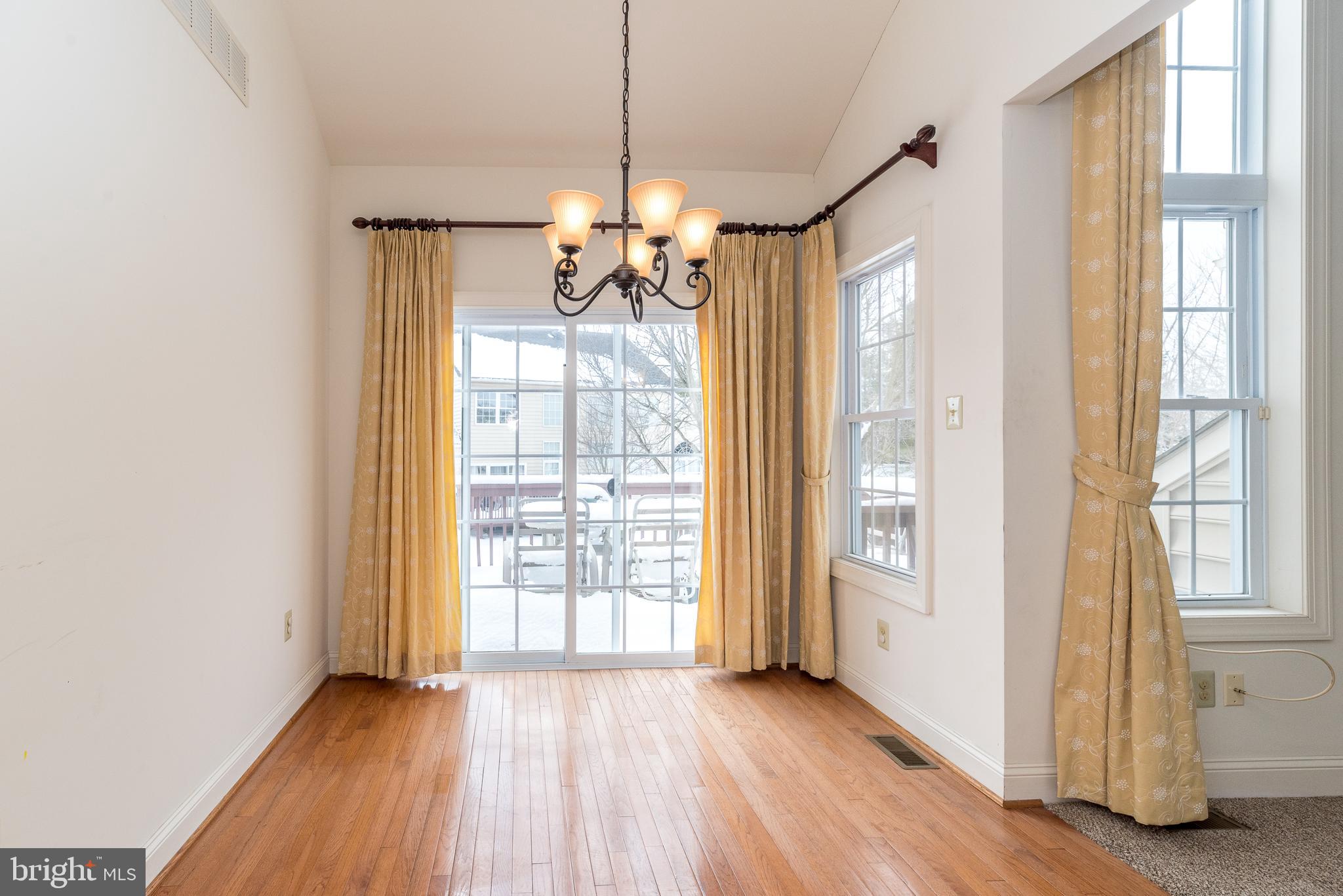 MONTGOMERY WALK - Residential