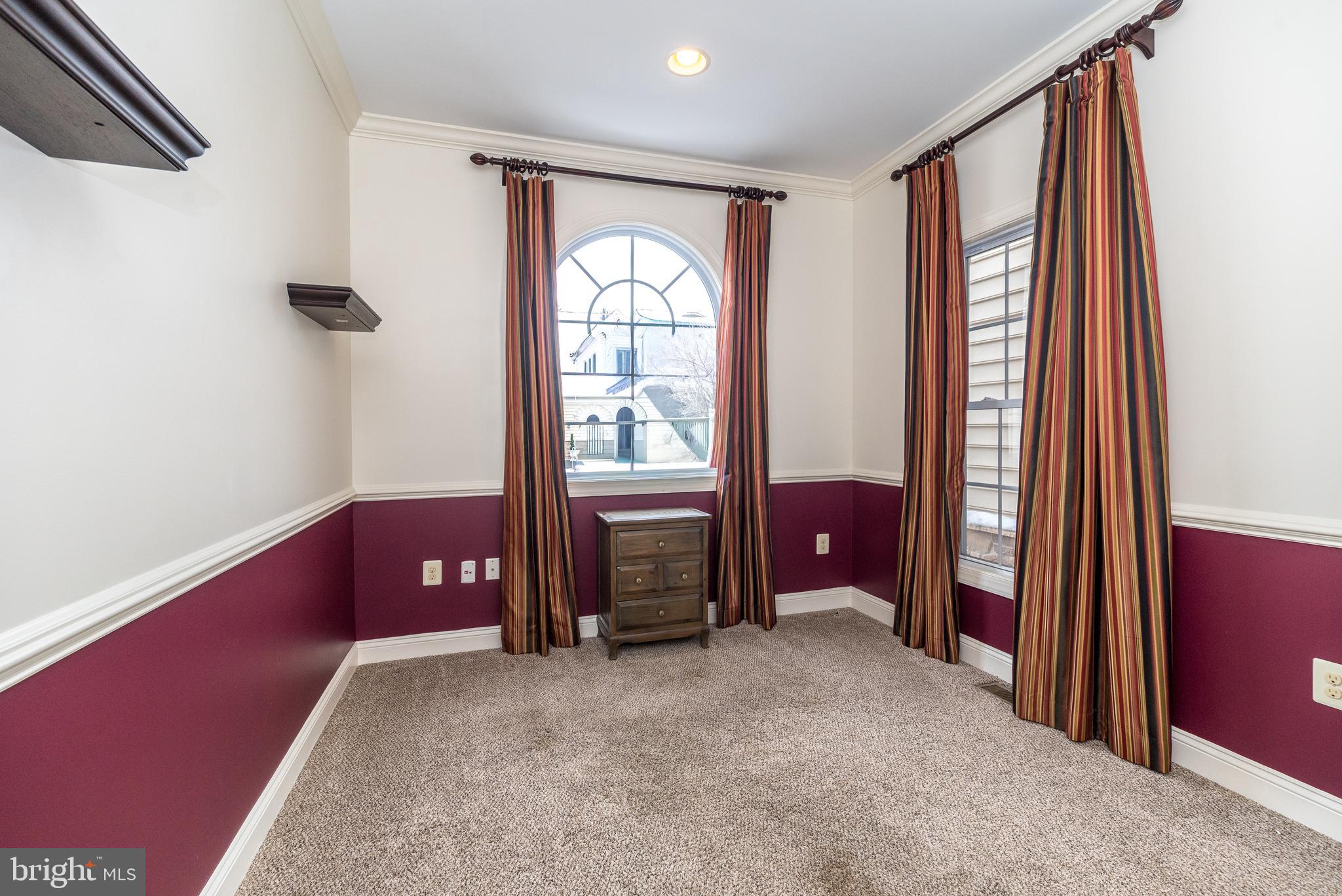 MONTGOMERY WALK - Residential