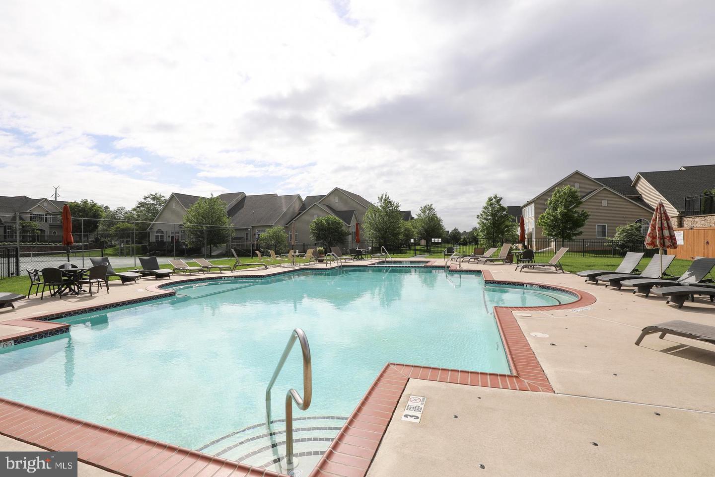 MONTGOMERY WALK - Residential