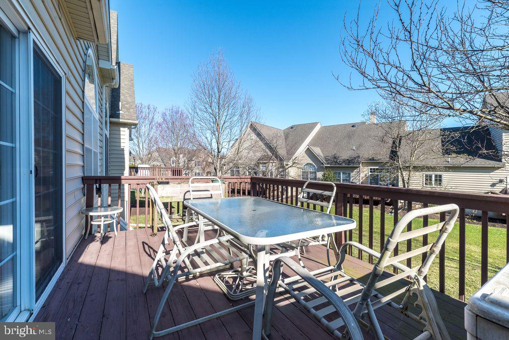 MONTGOMERY WALK - Residential