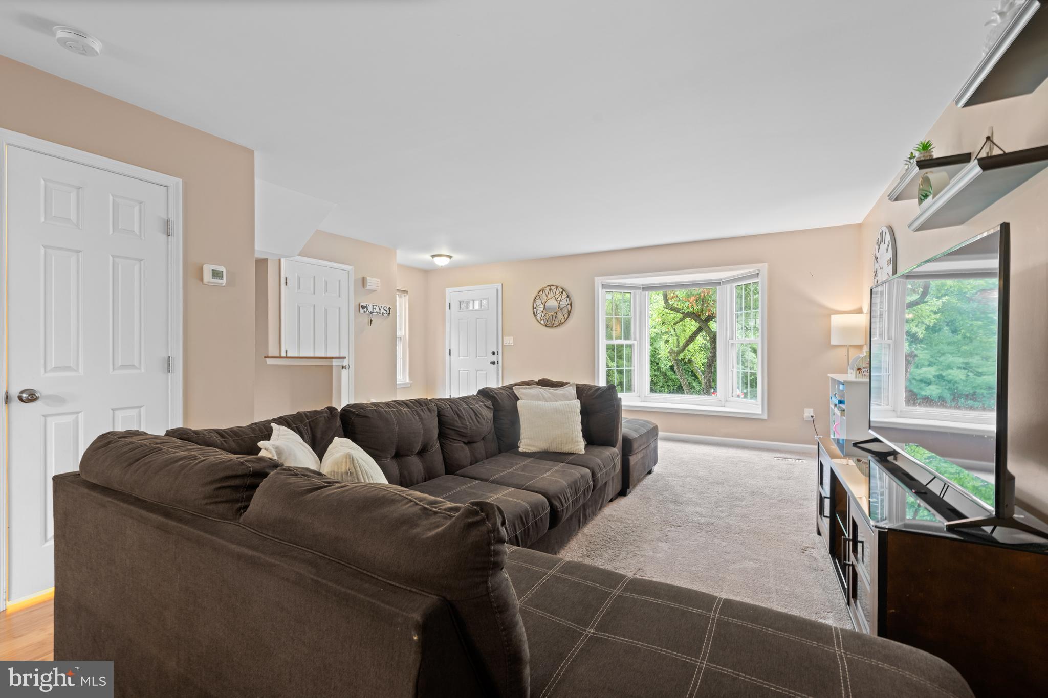947 DOGWOOD COURT