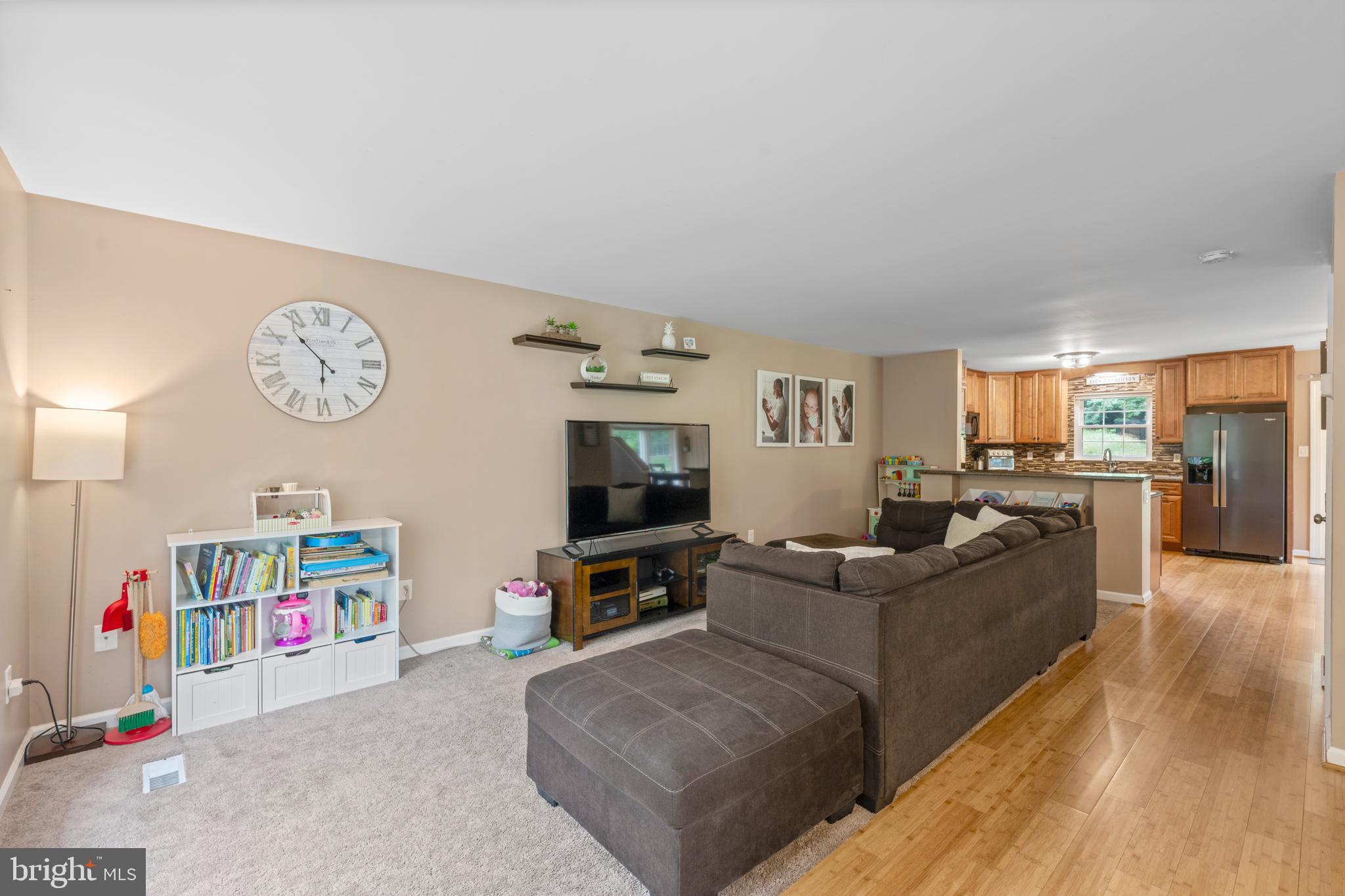 947 DOGWOOD COURT