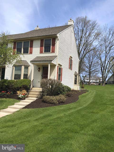Townhouse For Sale - 947 Dogwood Court<br/> Montgomery County, POTTSTOWN, PA 19464