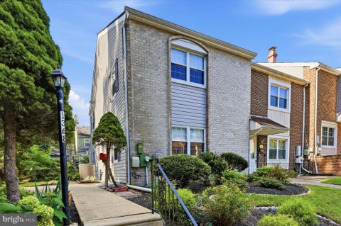 Townhouse For Sale - 1368 Arundel Way<br/> BENSALEM, PA 19020
