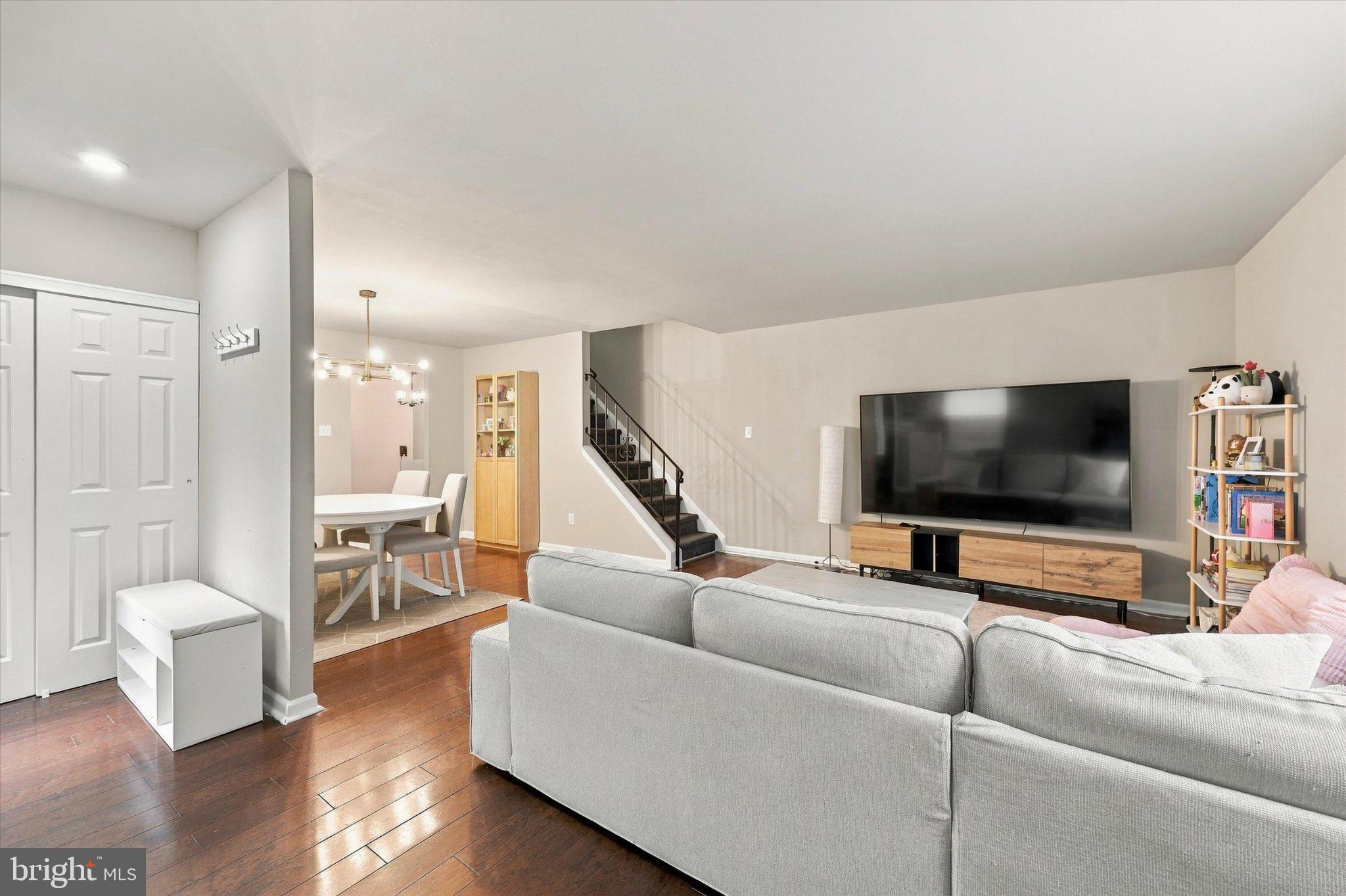 1368 ARUNDEL WAY