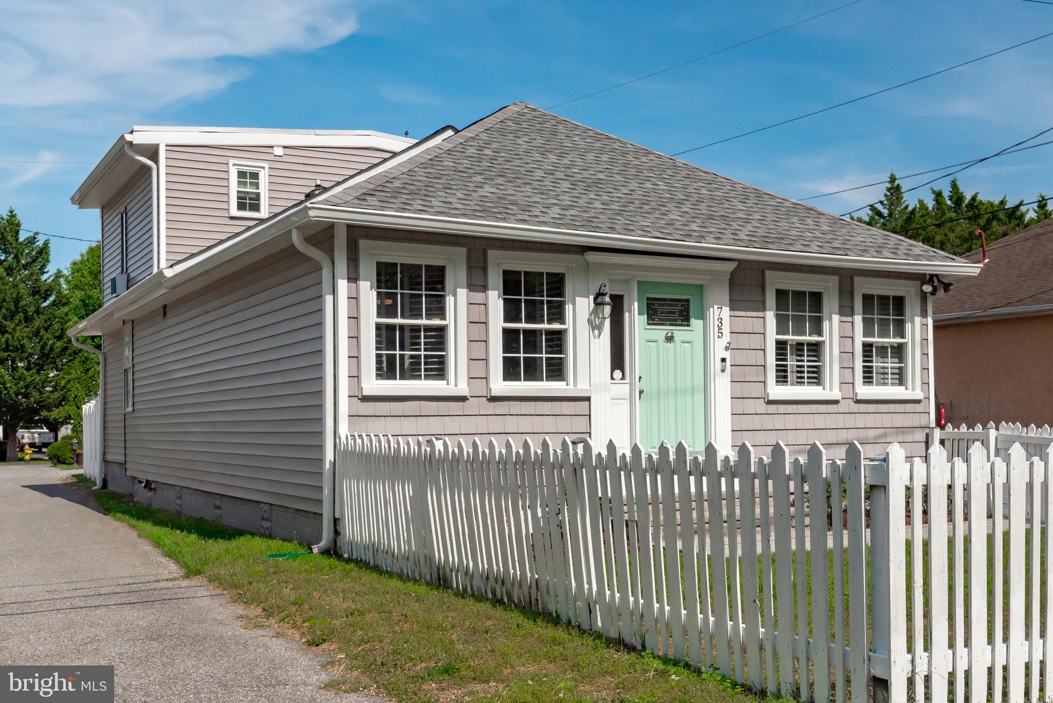 735 COTTAGE DRIVE