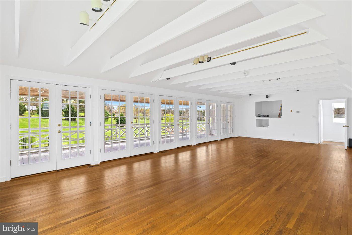 BOSCOBEL FARMS - Residential