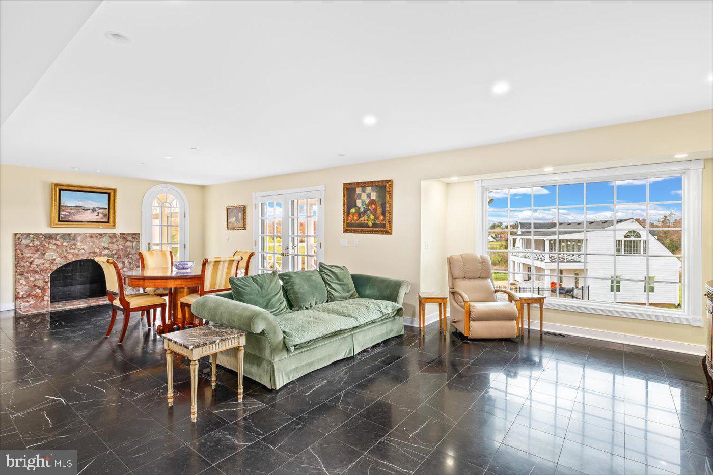 BOSCOBEL FARMS - Residential