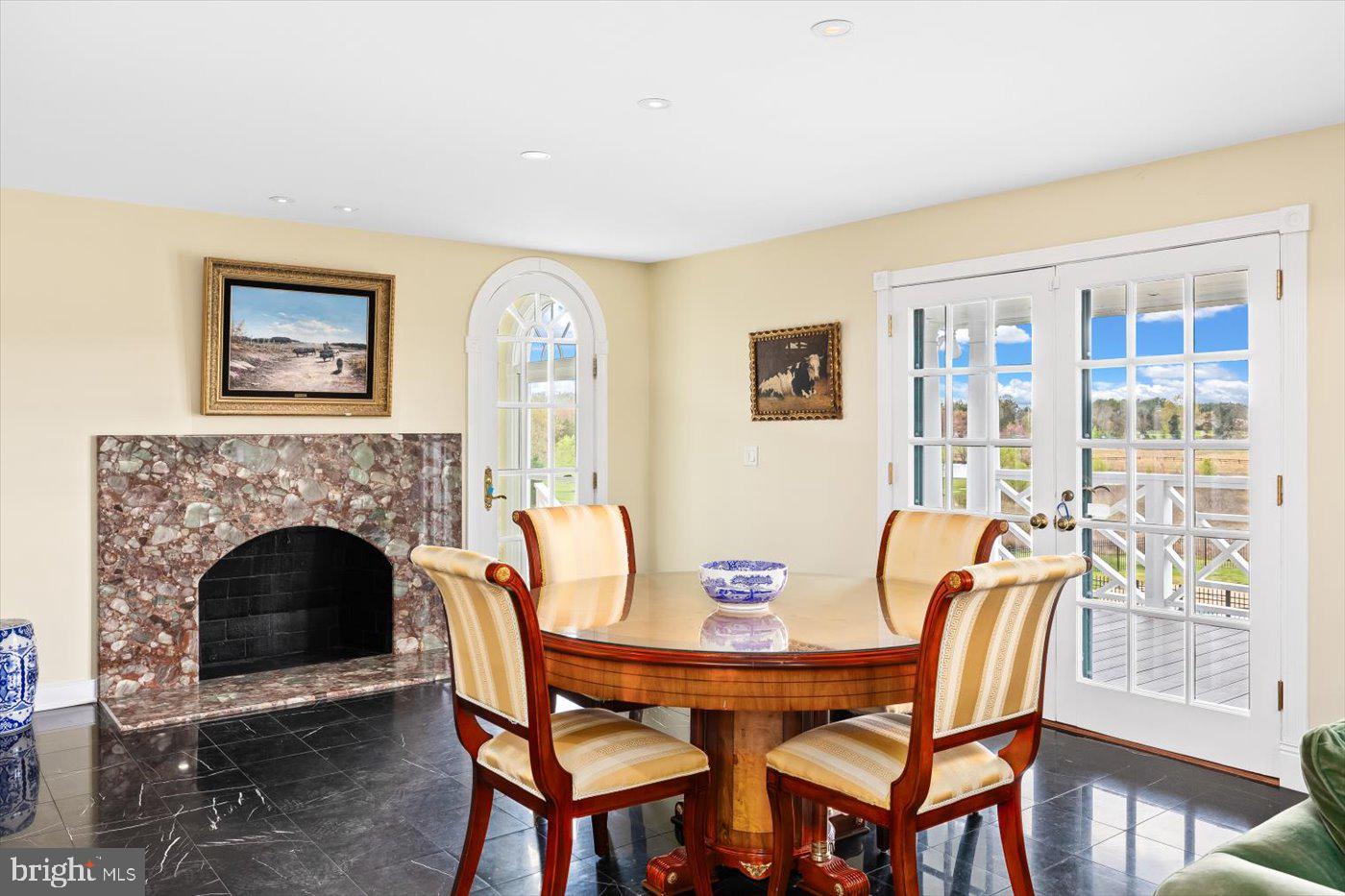 BOSCOBEL FARMS - Residential