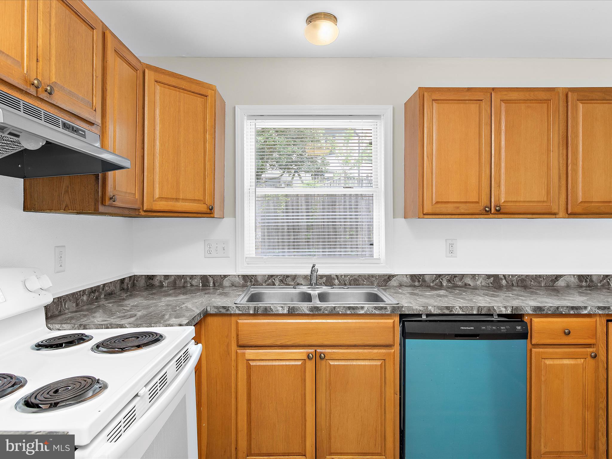 THE PROVINCES - Residential Lease