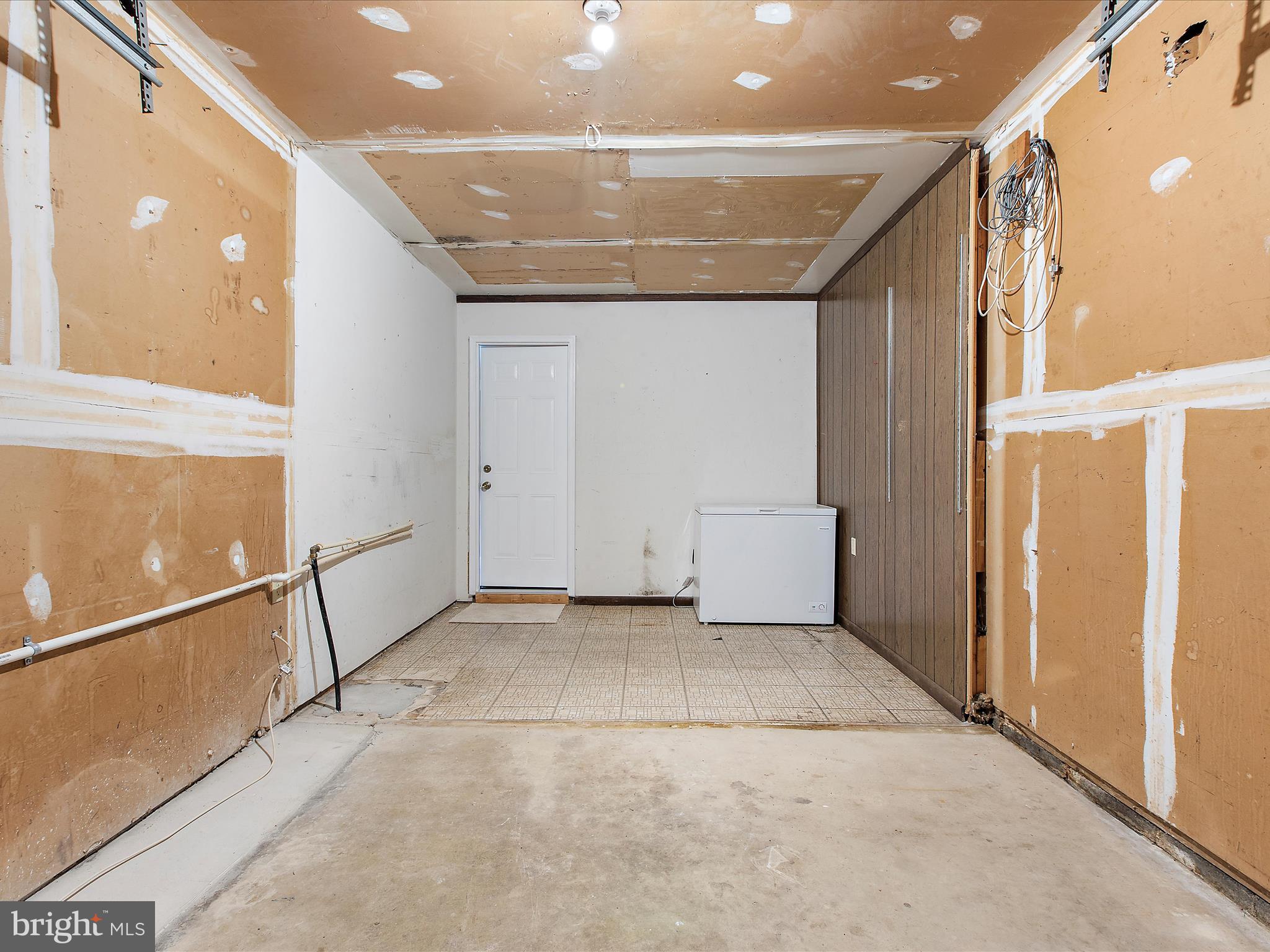 THE PROVINCES - Residential Lease