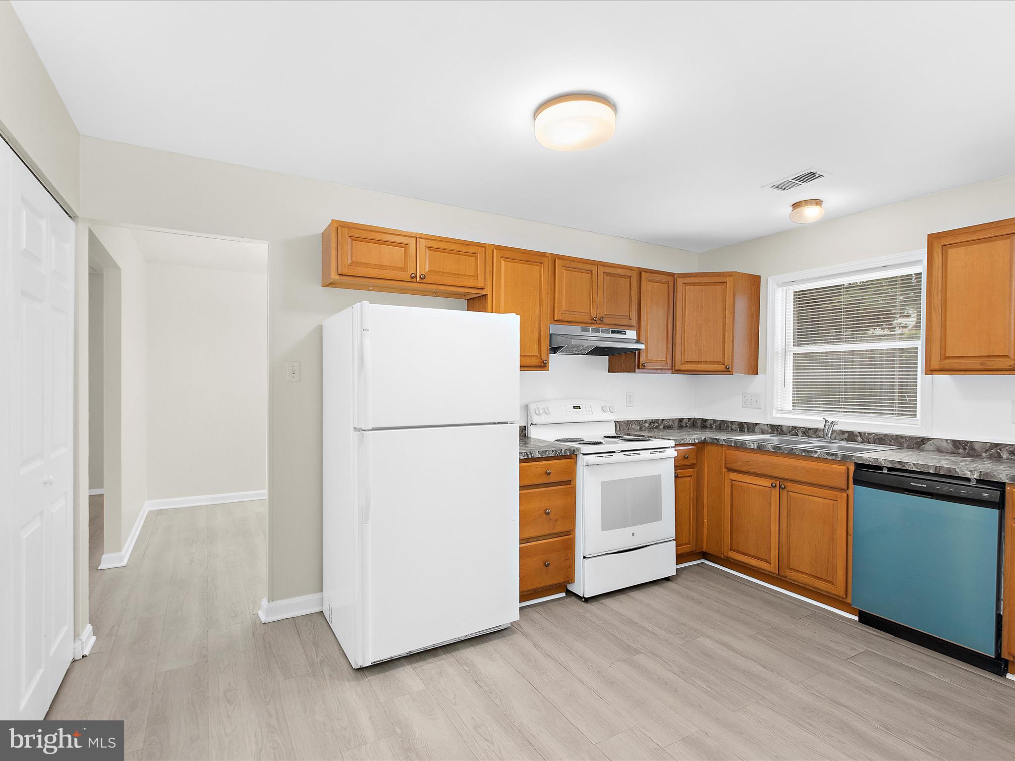 THE PROVINCES - Residential Lease