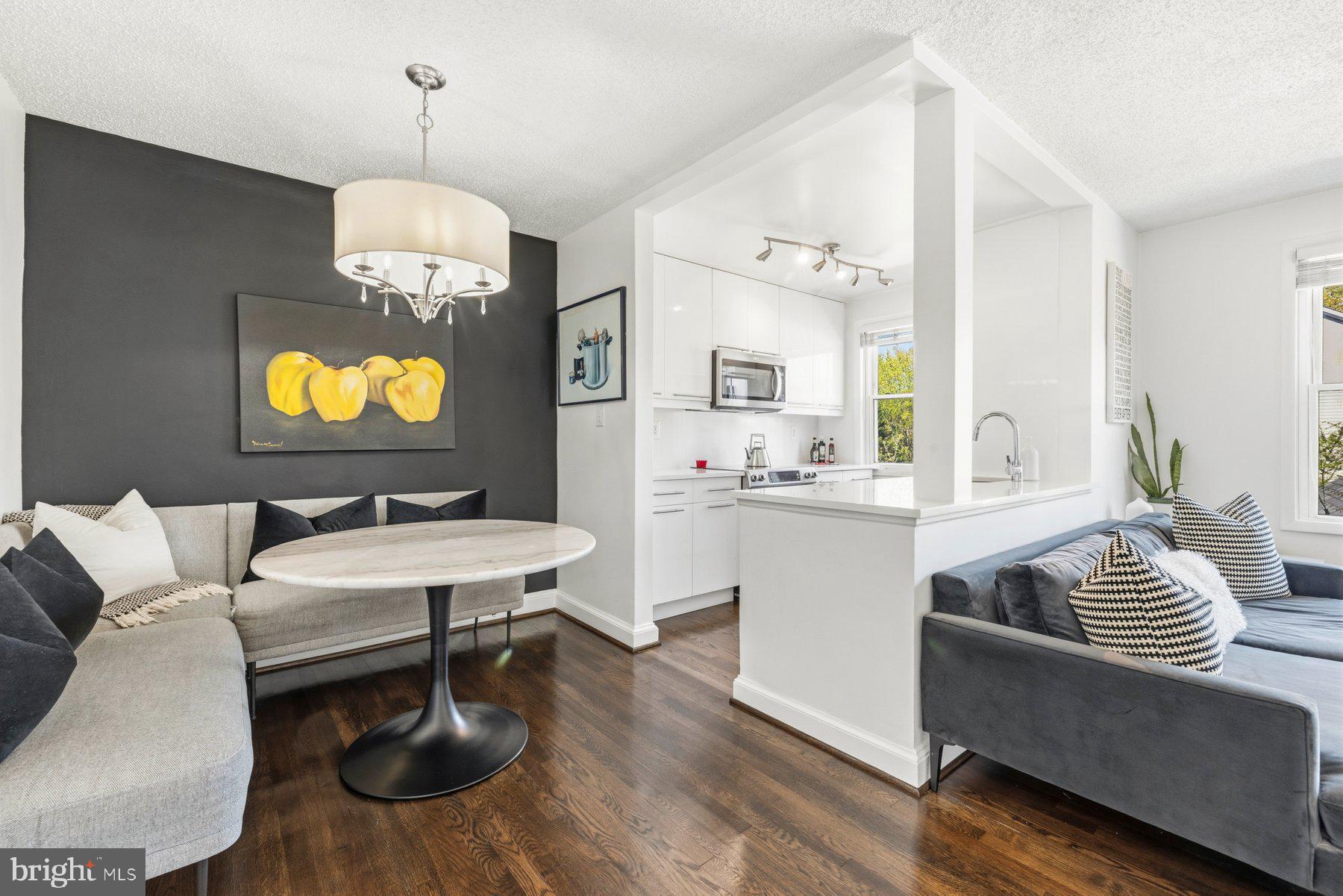 MACARTHUR PARK CONDOMINIUMS - Residential