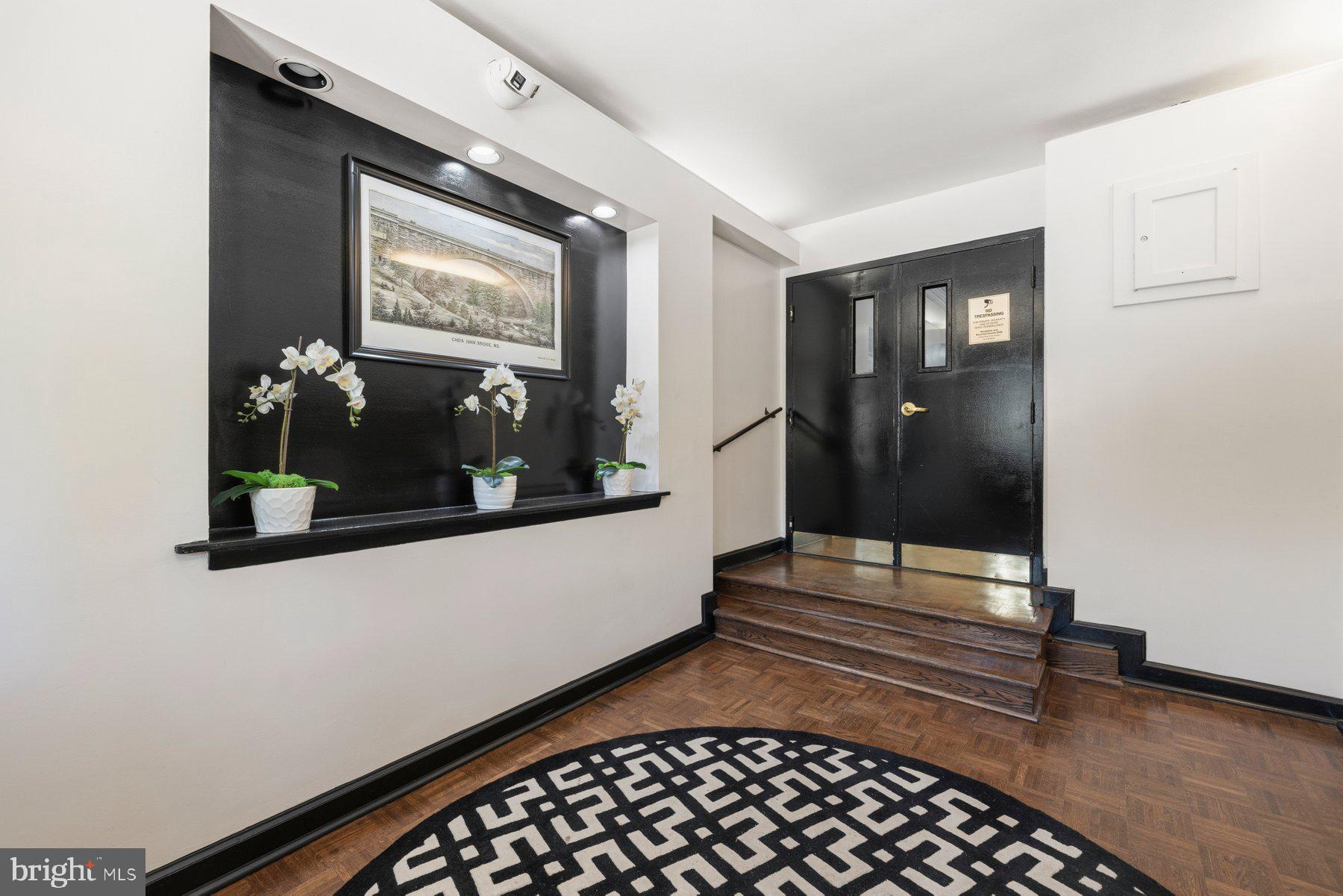MACARTHUR PARK CONDOMINIUMS - Residential