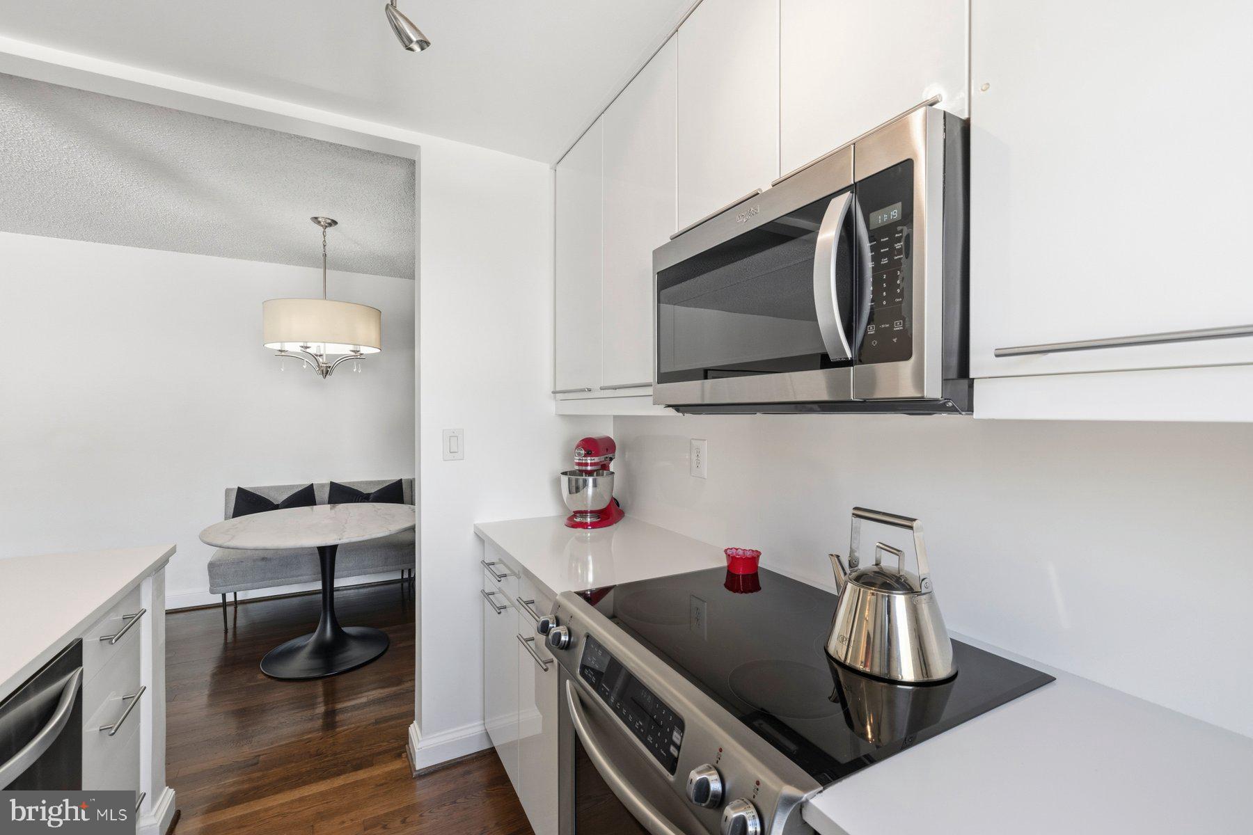 MACARTHUR PARK CONDOMINIUMS - Residential