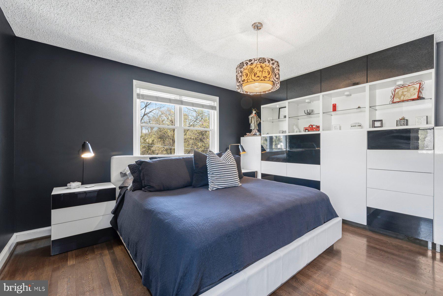 MACARTHUR PARK CONDOMINIUMS - Residential