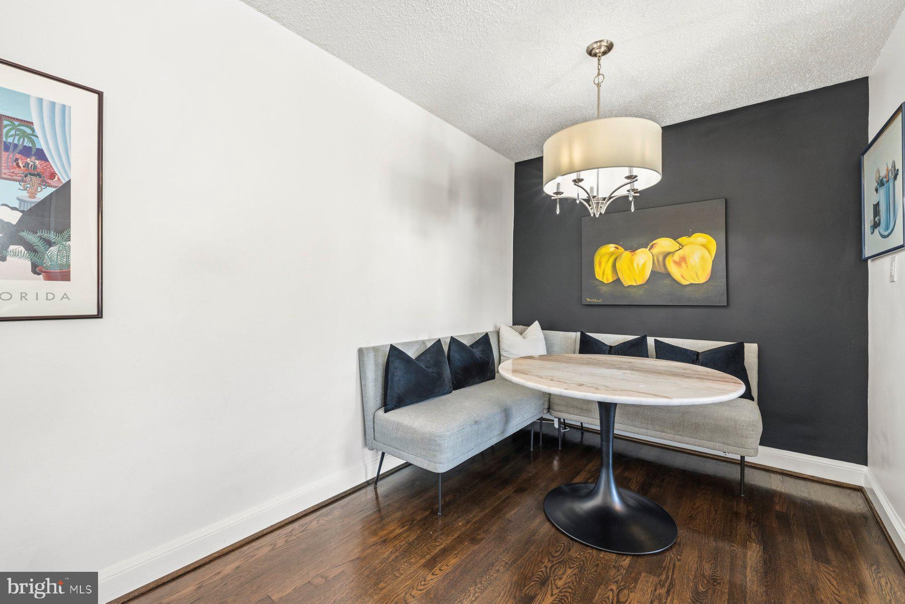 MACARTHUR PARK CONDOMINIUMS - Residential