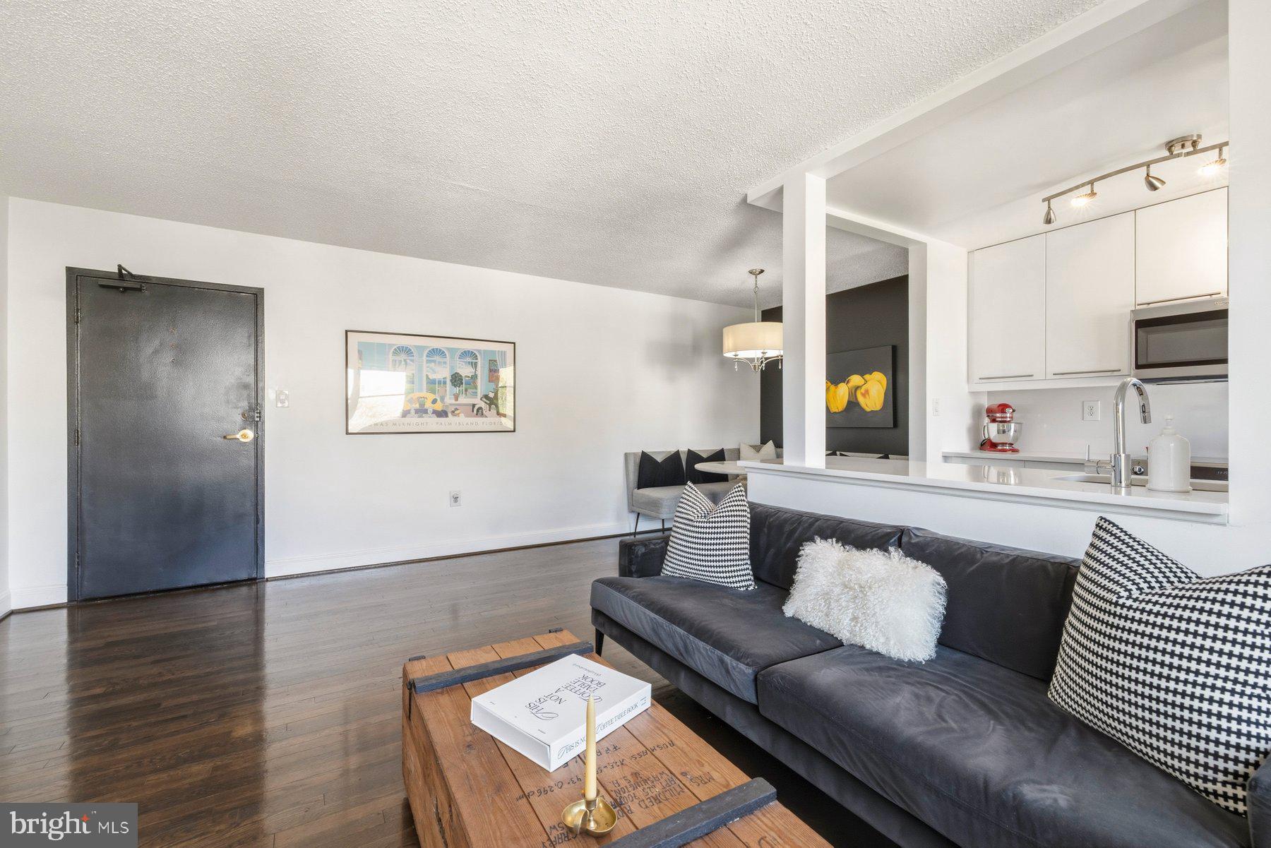 MACARTHUR PARK CONDOMINIUMS - Residential