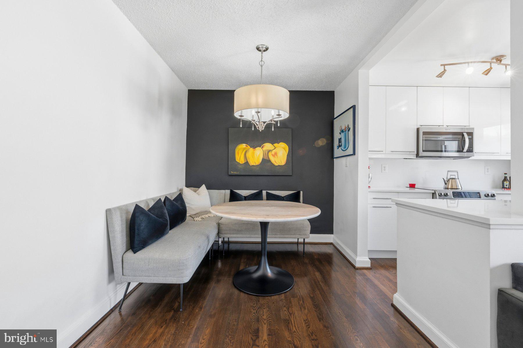 MACARTHUR PARK CONDOMINIUMS - Residential