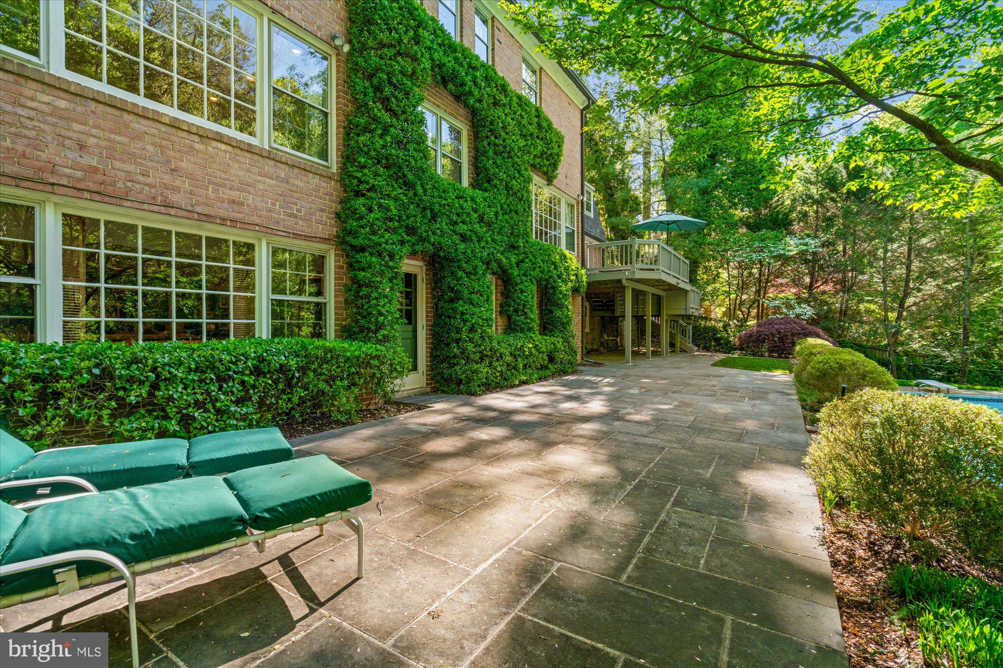 LONGWOOD - Residential