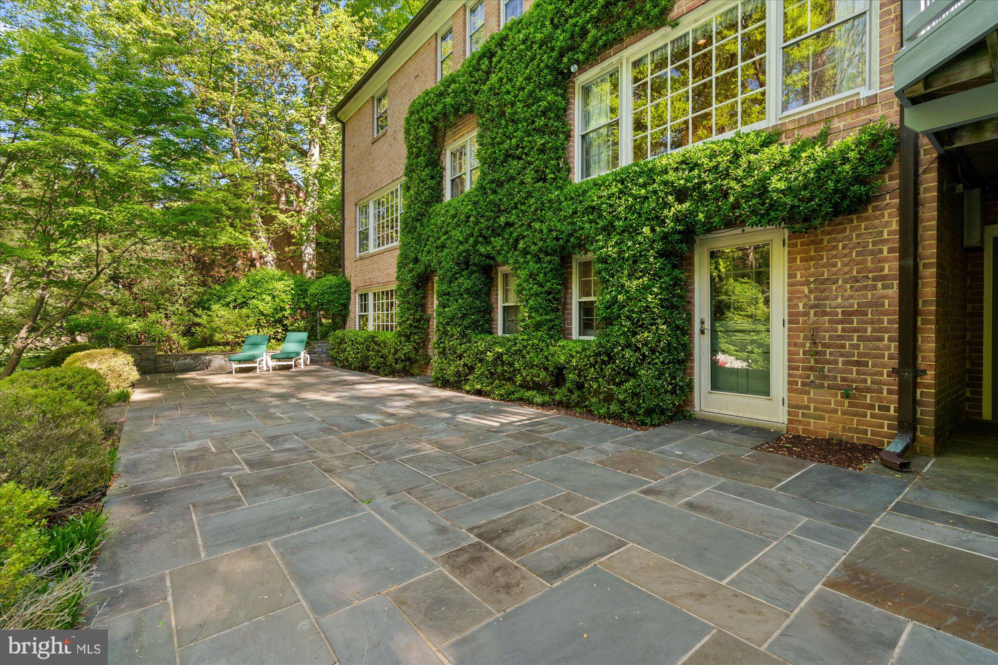 LONGWOOD - Residential