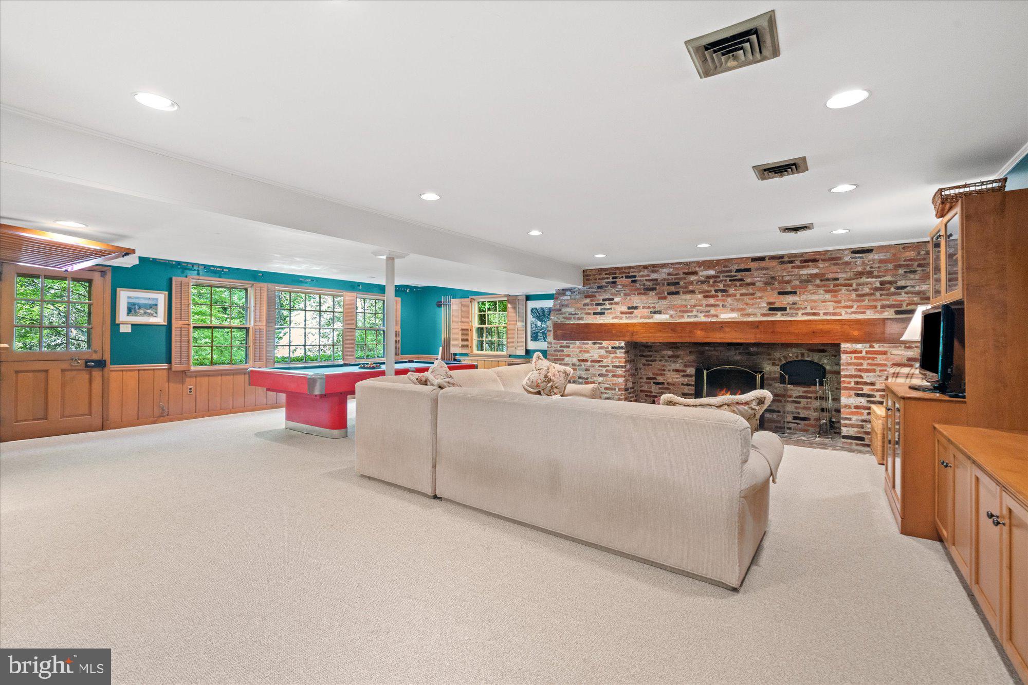 LONGWOOD - Residential