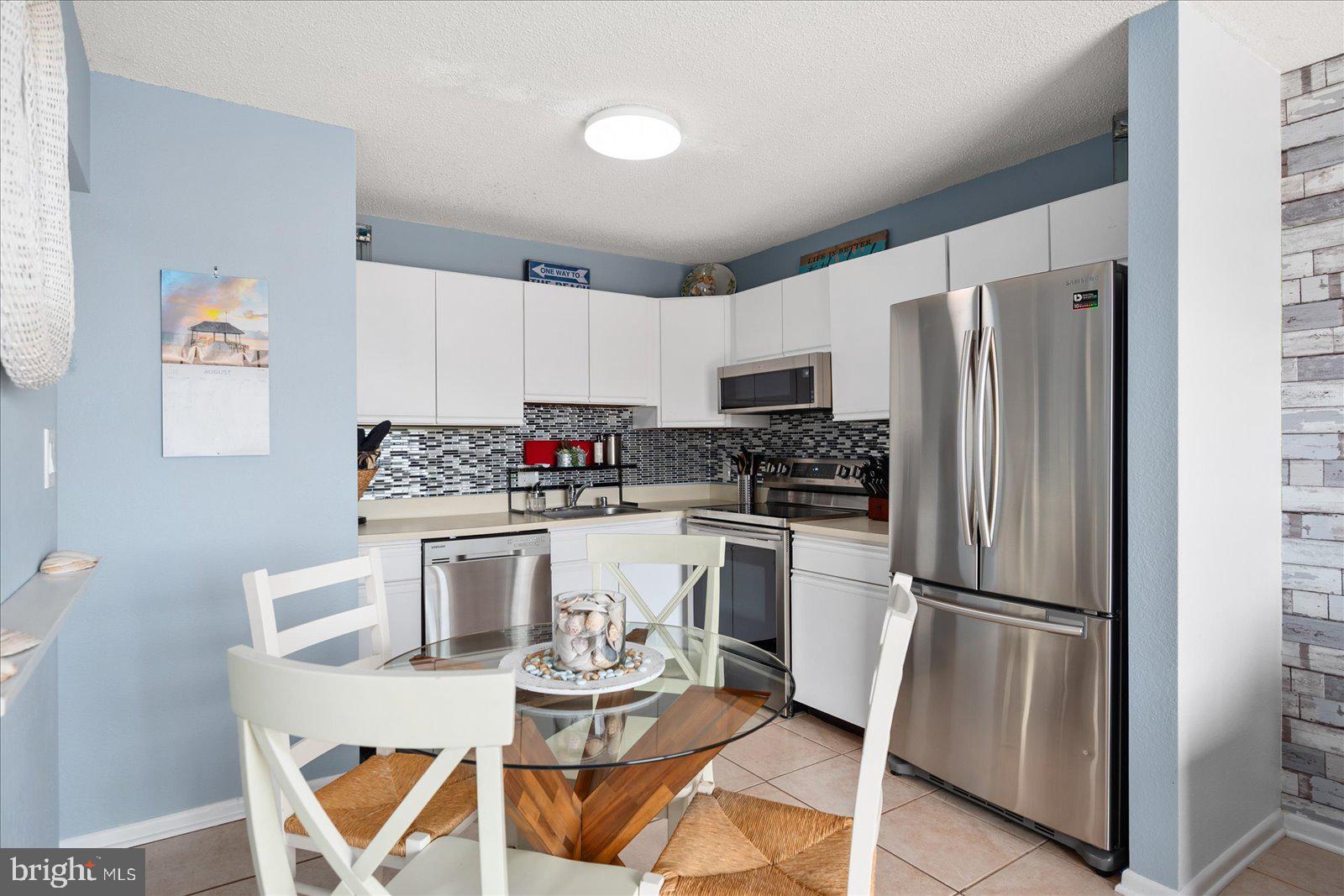 SUNSET LANDING - Residential