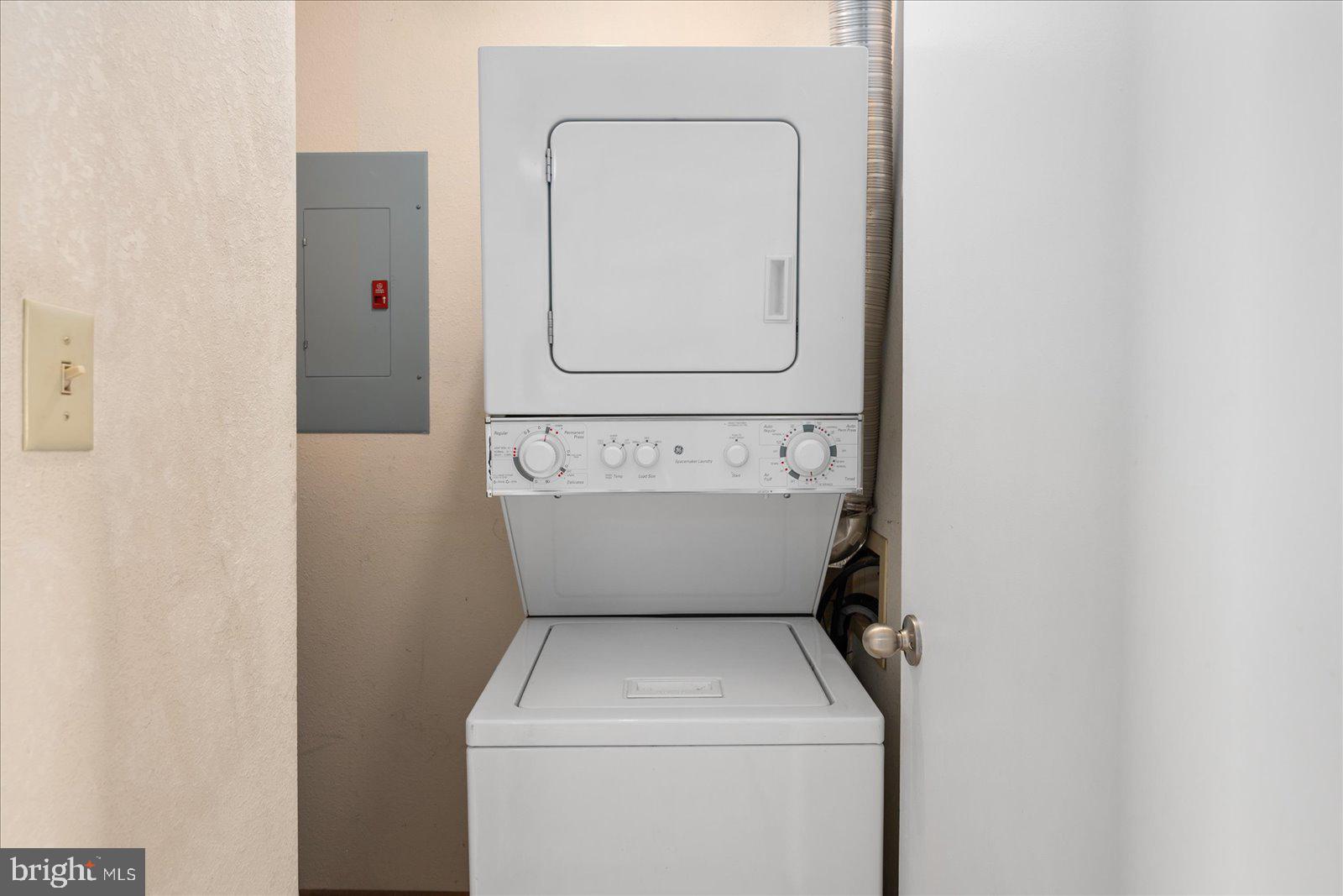 SUNSET LANDING - Residential