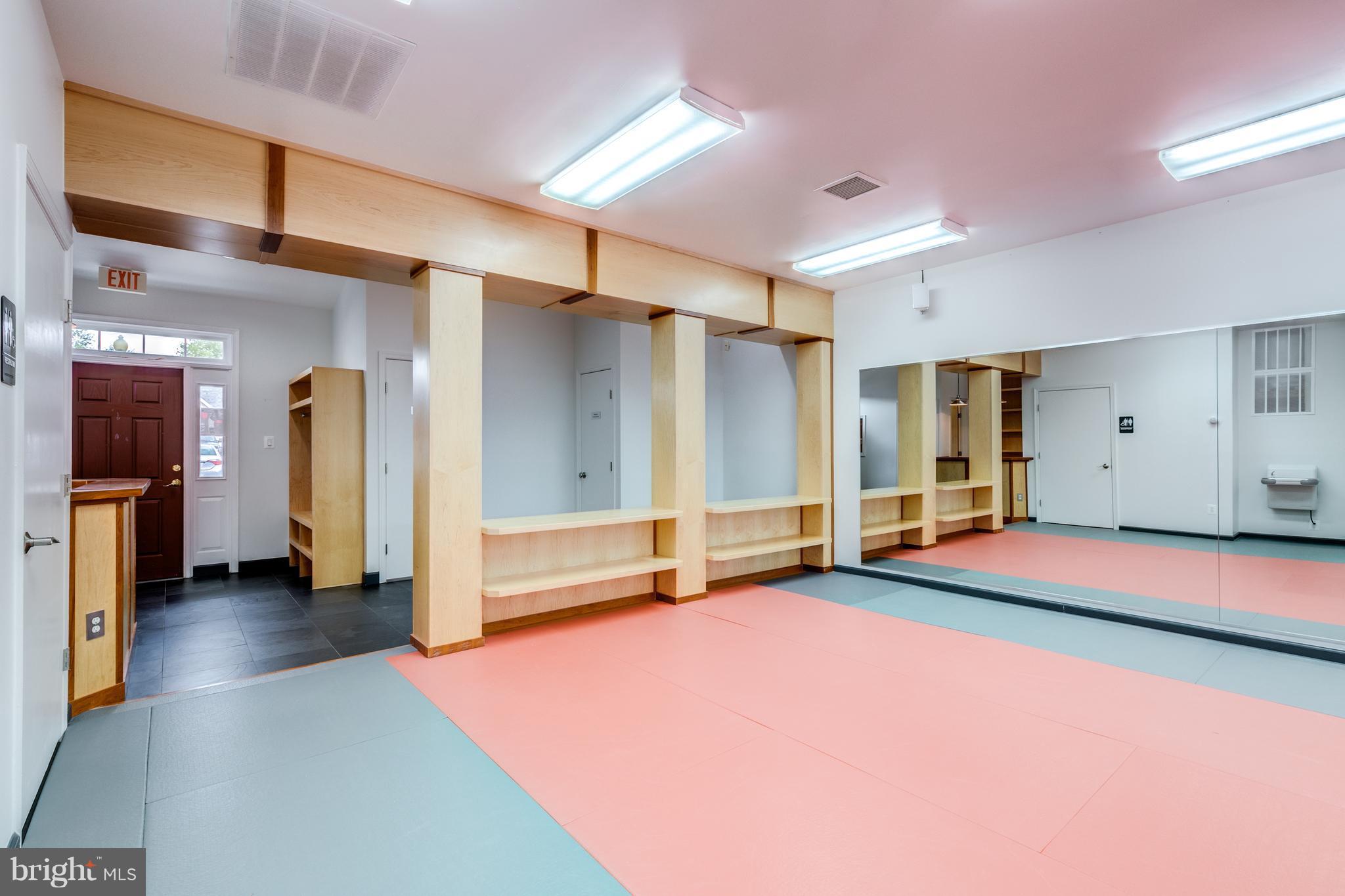 ASHBURN PROFESSIONAL PARK - Commercial Sale