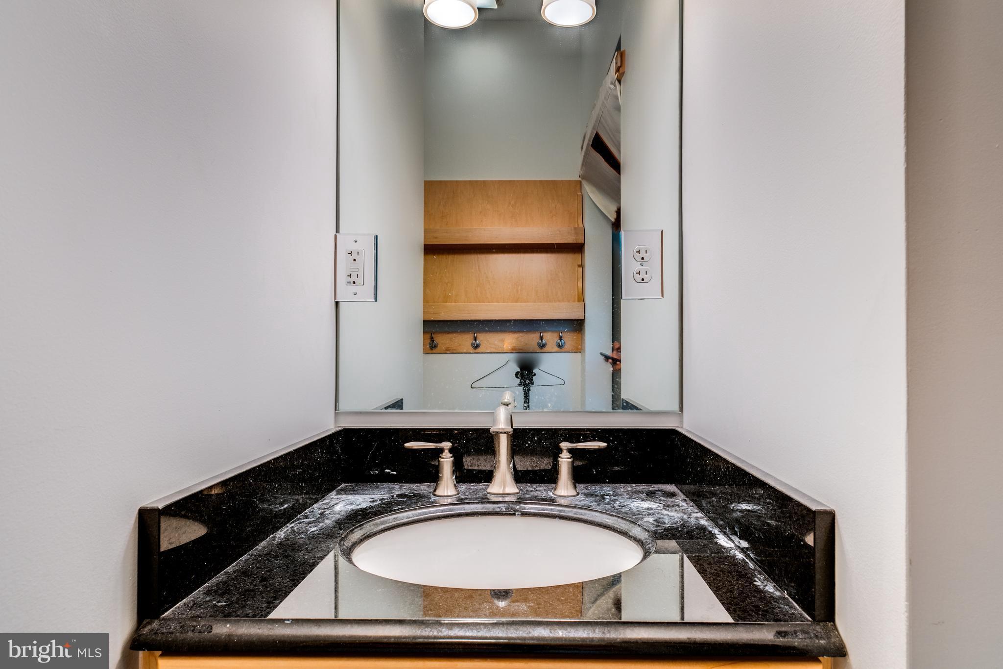 ASHBURN PROFESSIONAL PARK - Commercial Sale