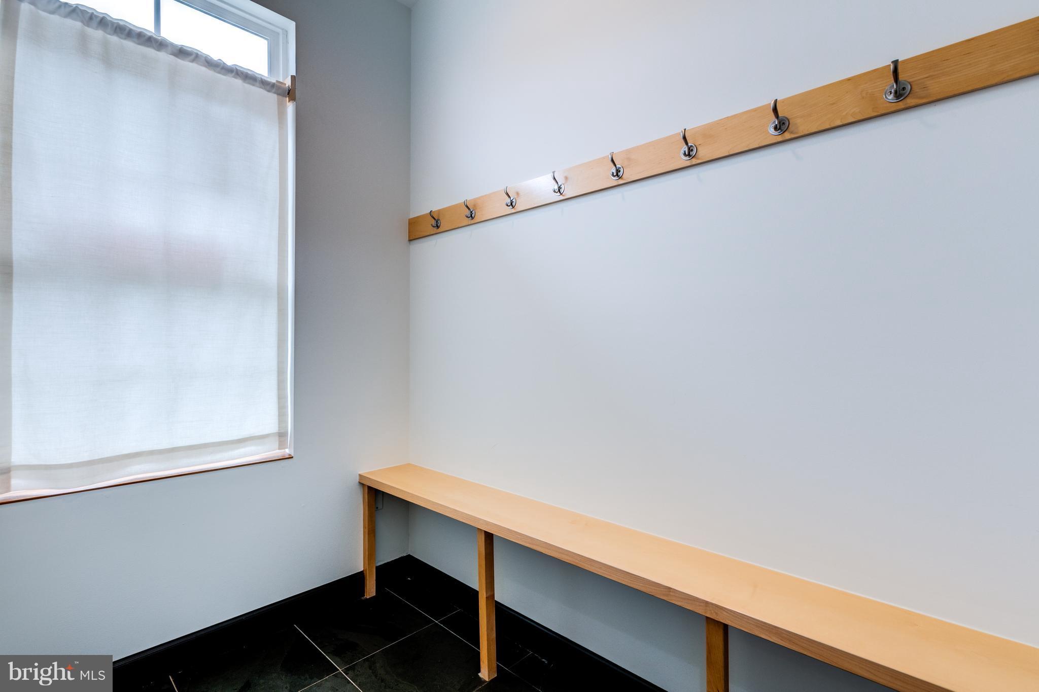 ASHBURN PROFESSIONAL PARK - Commercial Sale