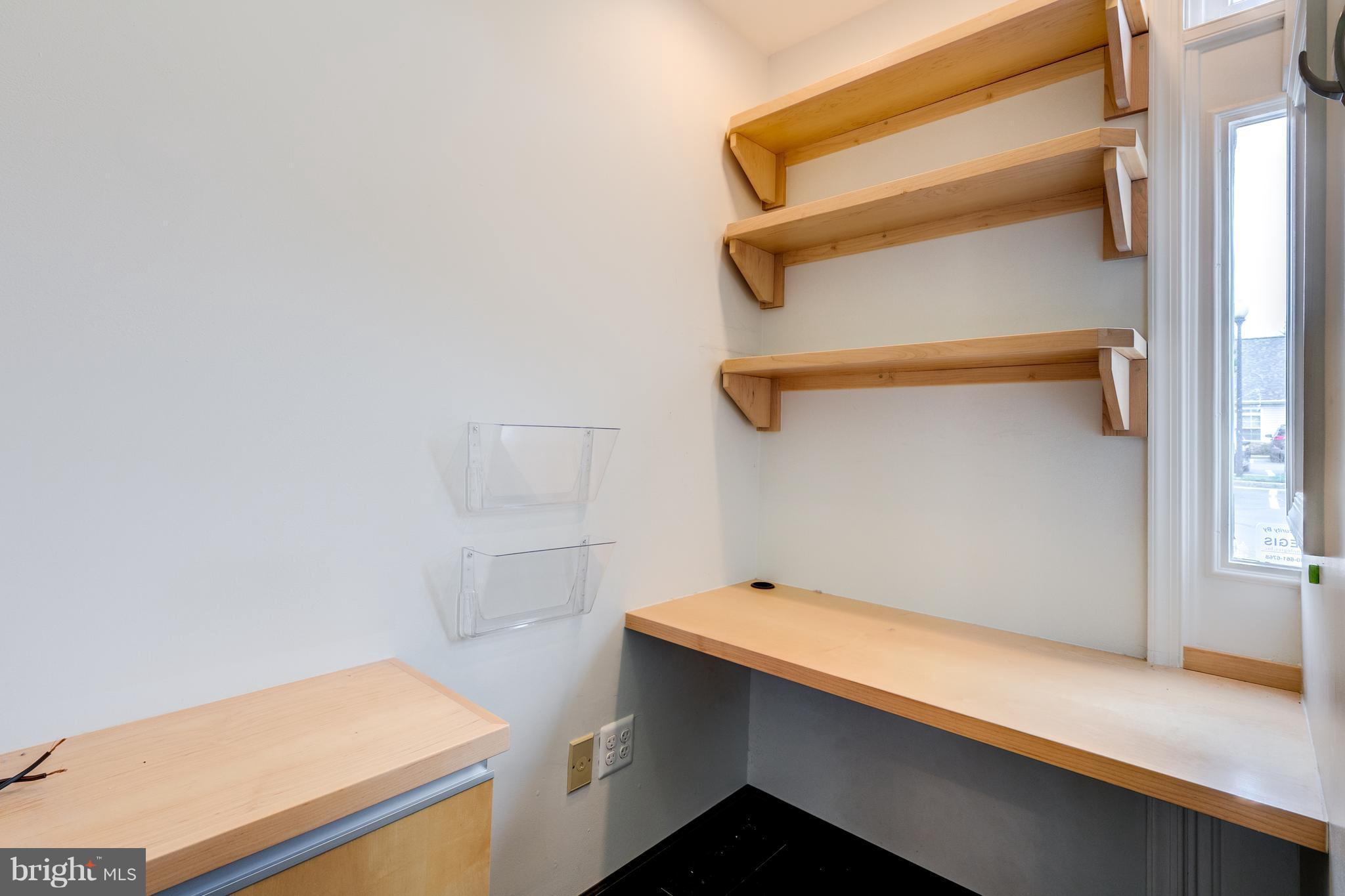 ASHBURN PROFESSIONAL PARK - Commercial Sale