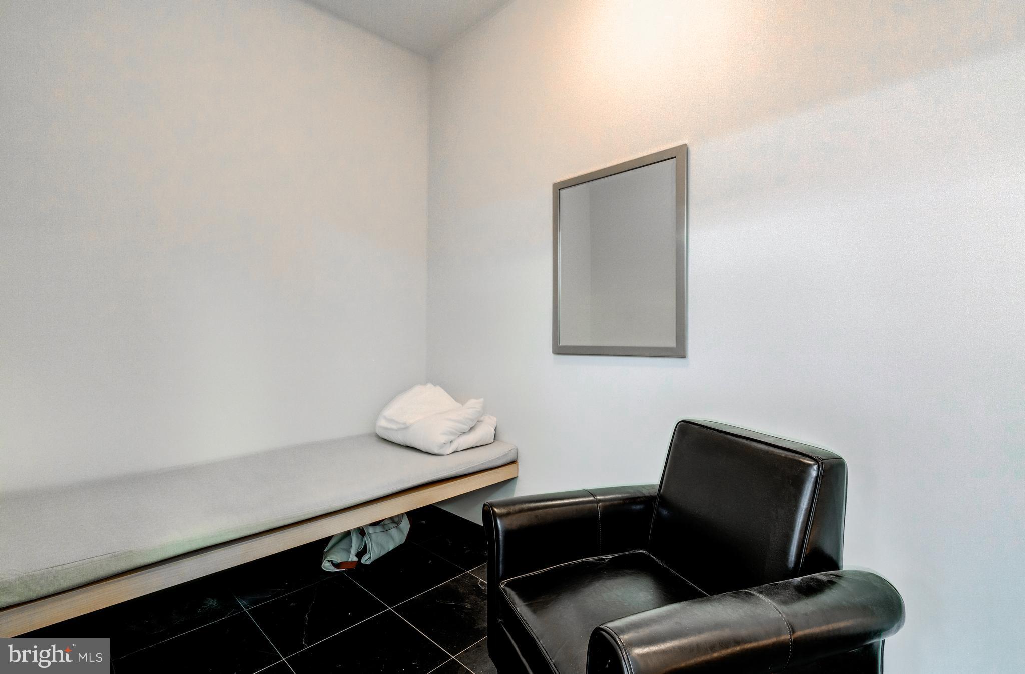 ASHBURN PROFESSIONAL PARK - Commercial Sale