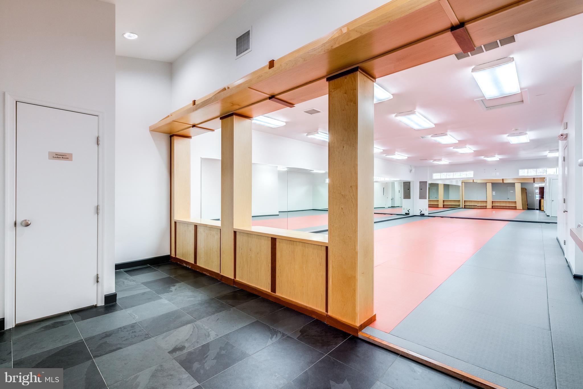 ASHBURN PROFESSIONAL PARK - Commercial Sale