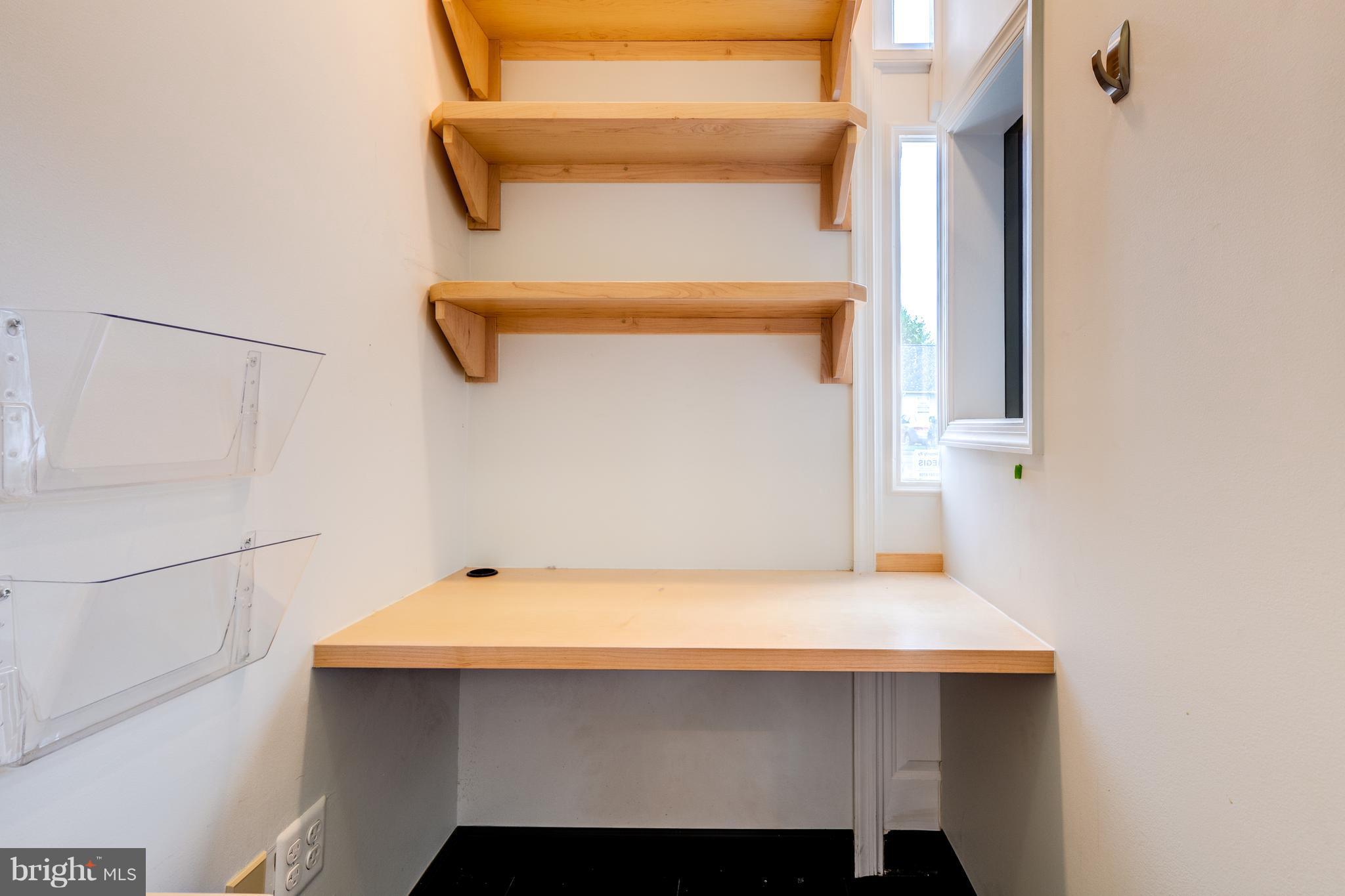 ASHBURN PROFESSIONAL PARK - Commercial Sale