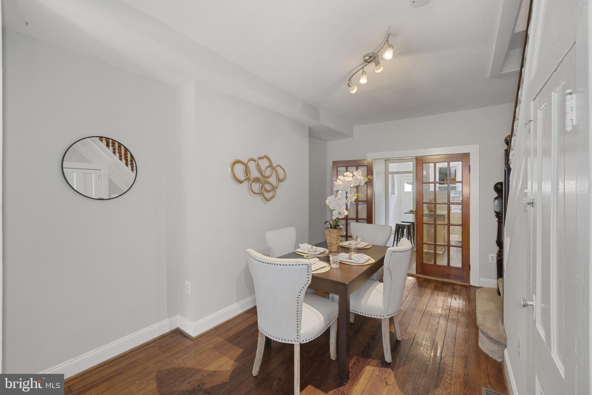 705 S ROBINSON STREET