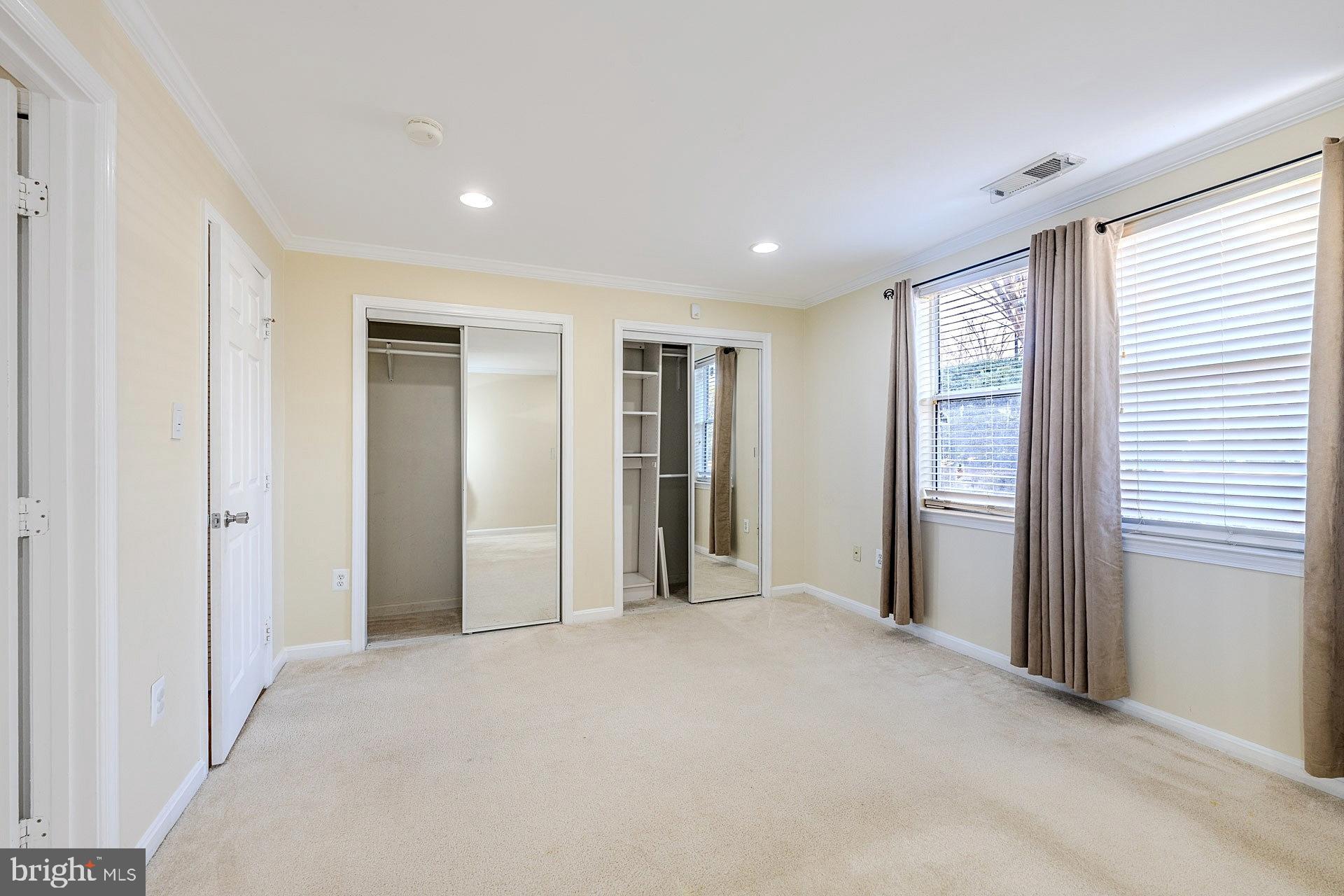 LAKESHORE CONDO - Residential