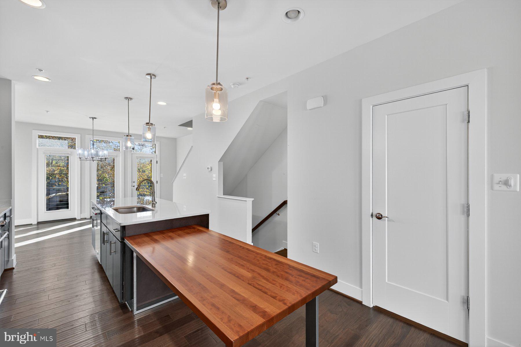 KING FARM IRVINGTON - Residential Lease