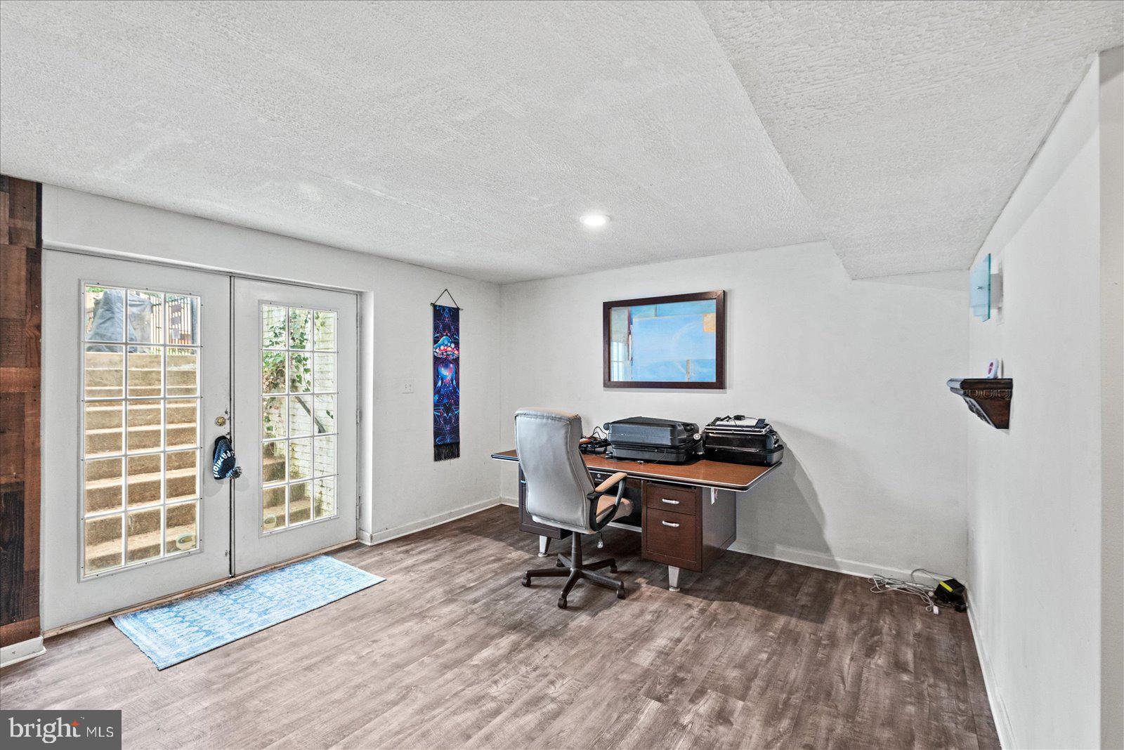 HAMPTON OAKS - Residential