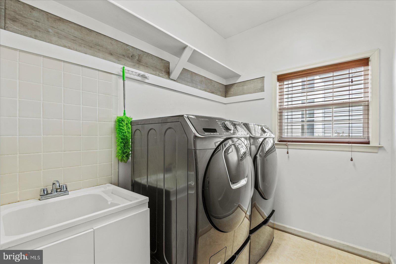 HAMPTON OAKS - Residential